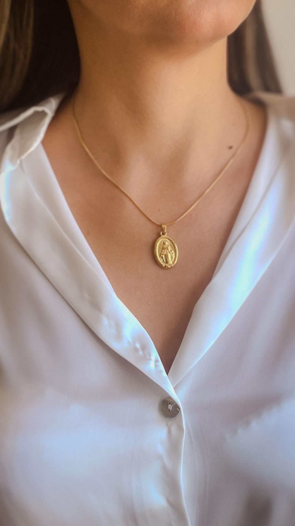 Figürlü Yılan Zincirli Gold Çelik Kolye