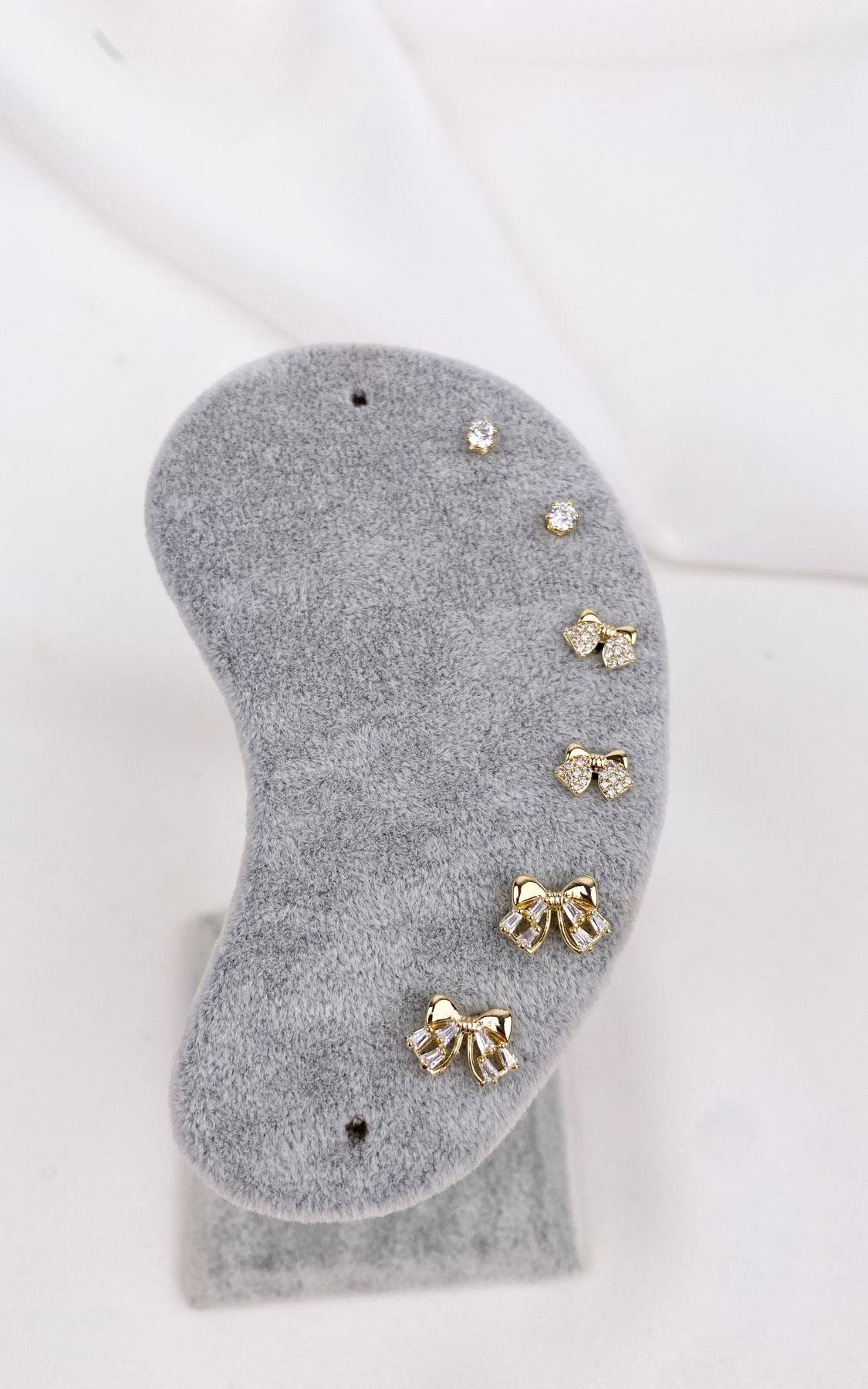 Fiyonk Figürlü Zirkon Taşlı Gold Set Küpe