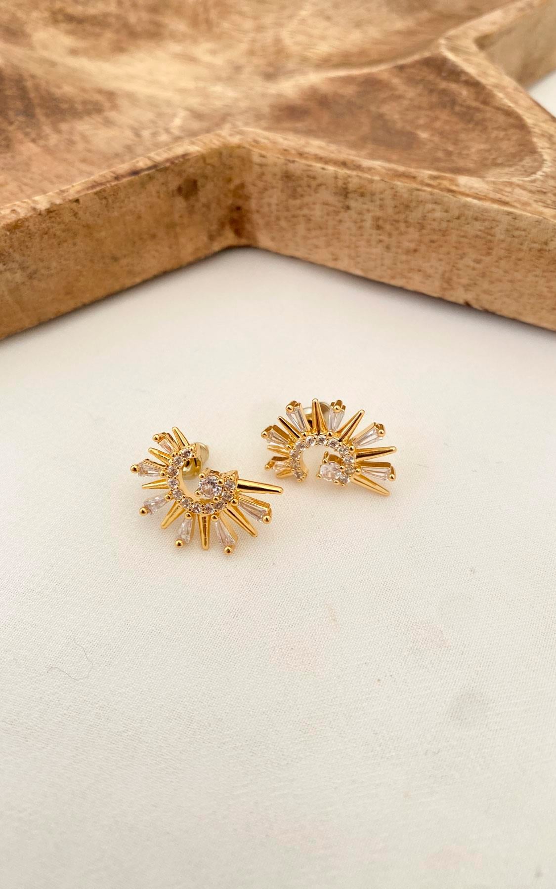 Geometrik Baget Taşlı Gold Küpe