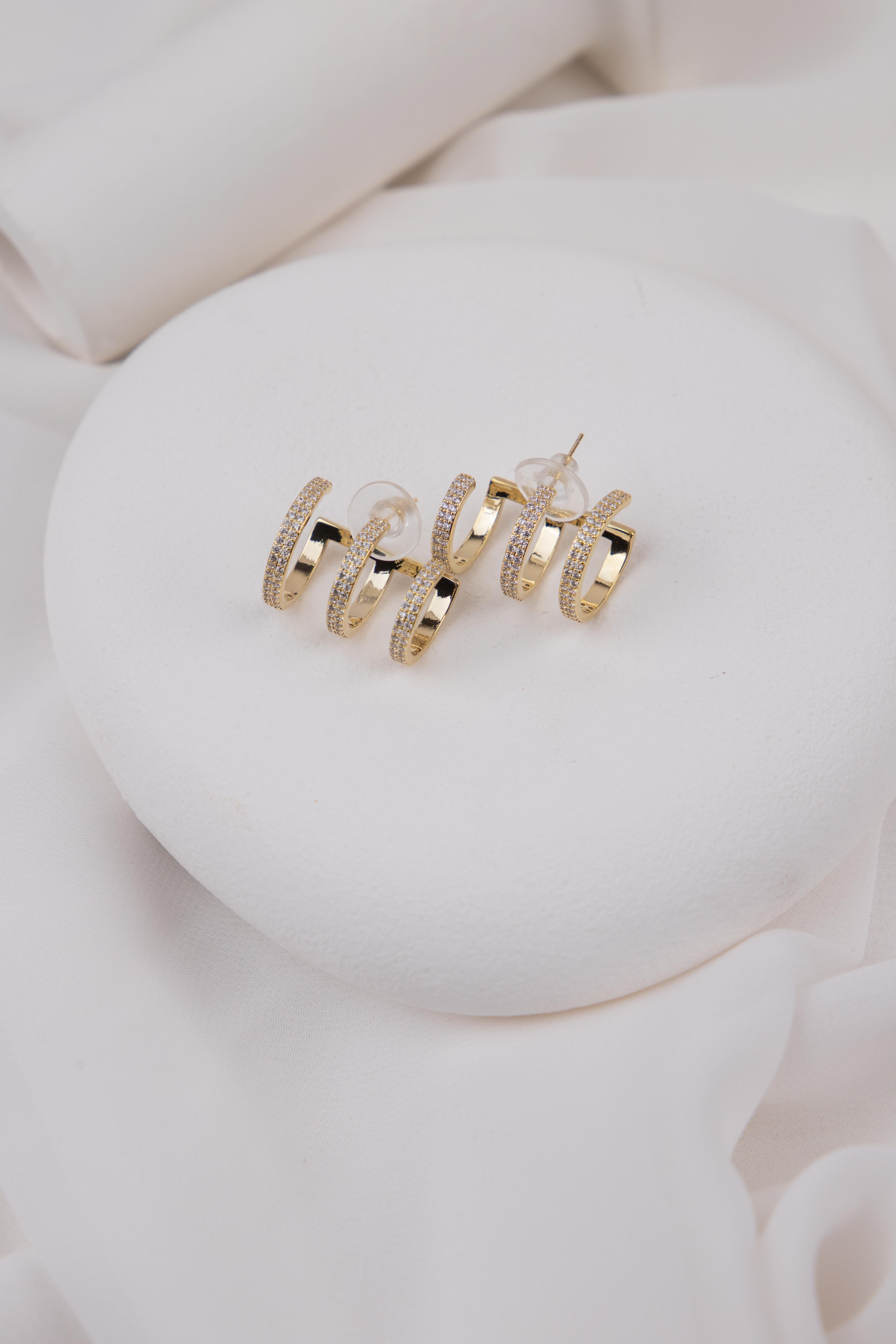 Geometrik Zirkon Taşlı Gold Yarım Halka Küpe