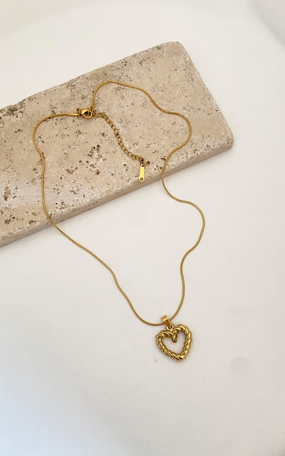 Kalp Figürlü Burgulu Gold Çelik Kolye