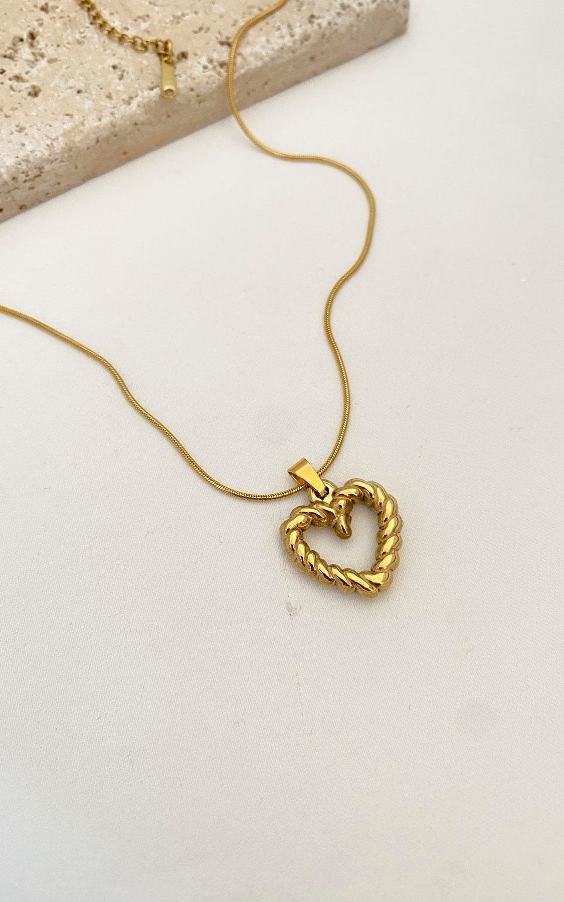 Kalp Figürlü Burgulu Gold Çelik Kolye