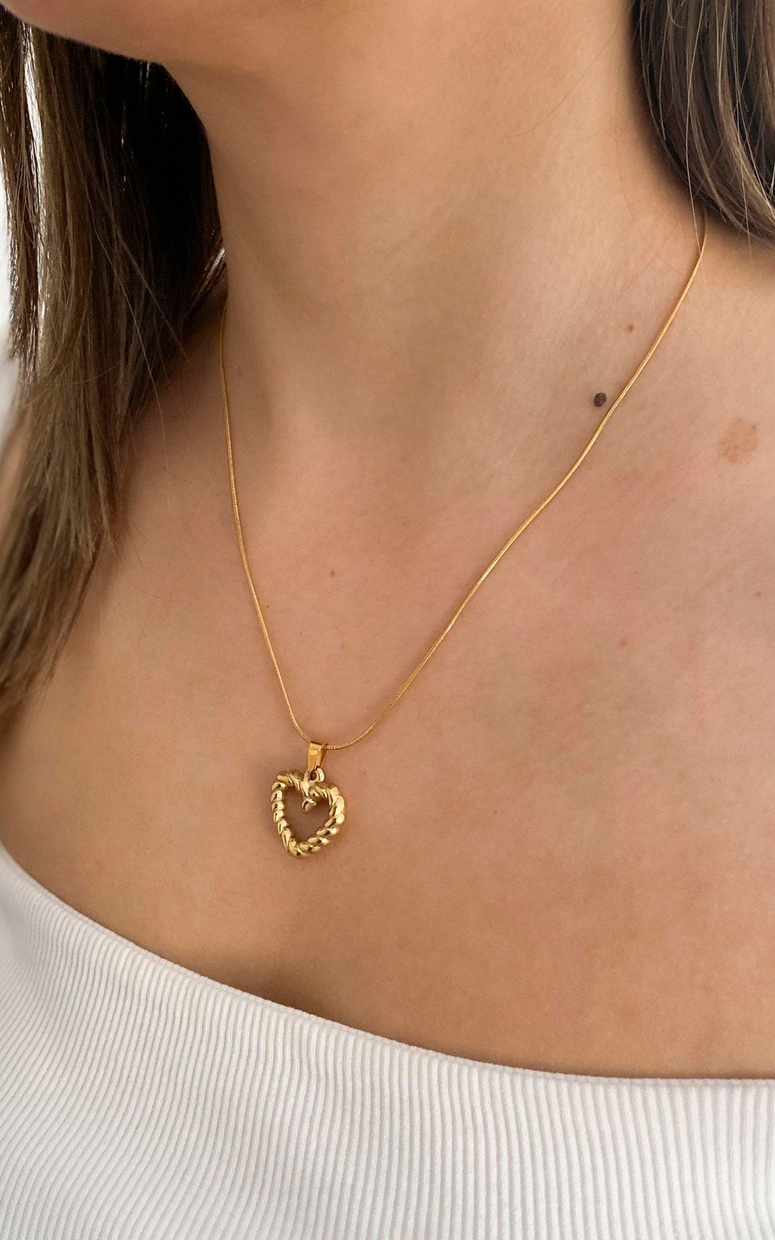 Kalp Figürlü Burgulu Gold Çelik Kolye