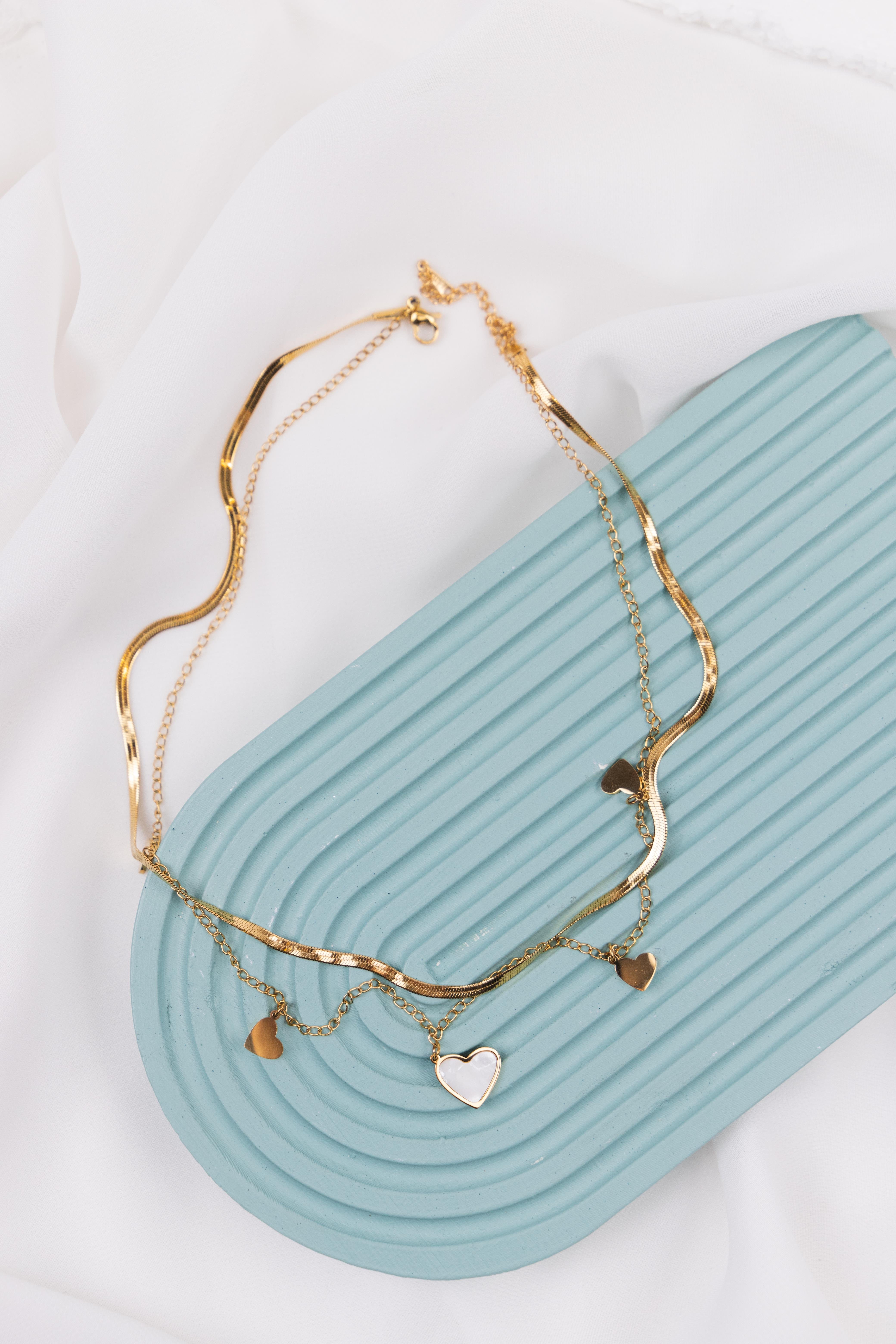 Kalp Figürlü Çift Sıra Gold Çelik Kolye