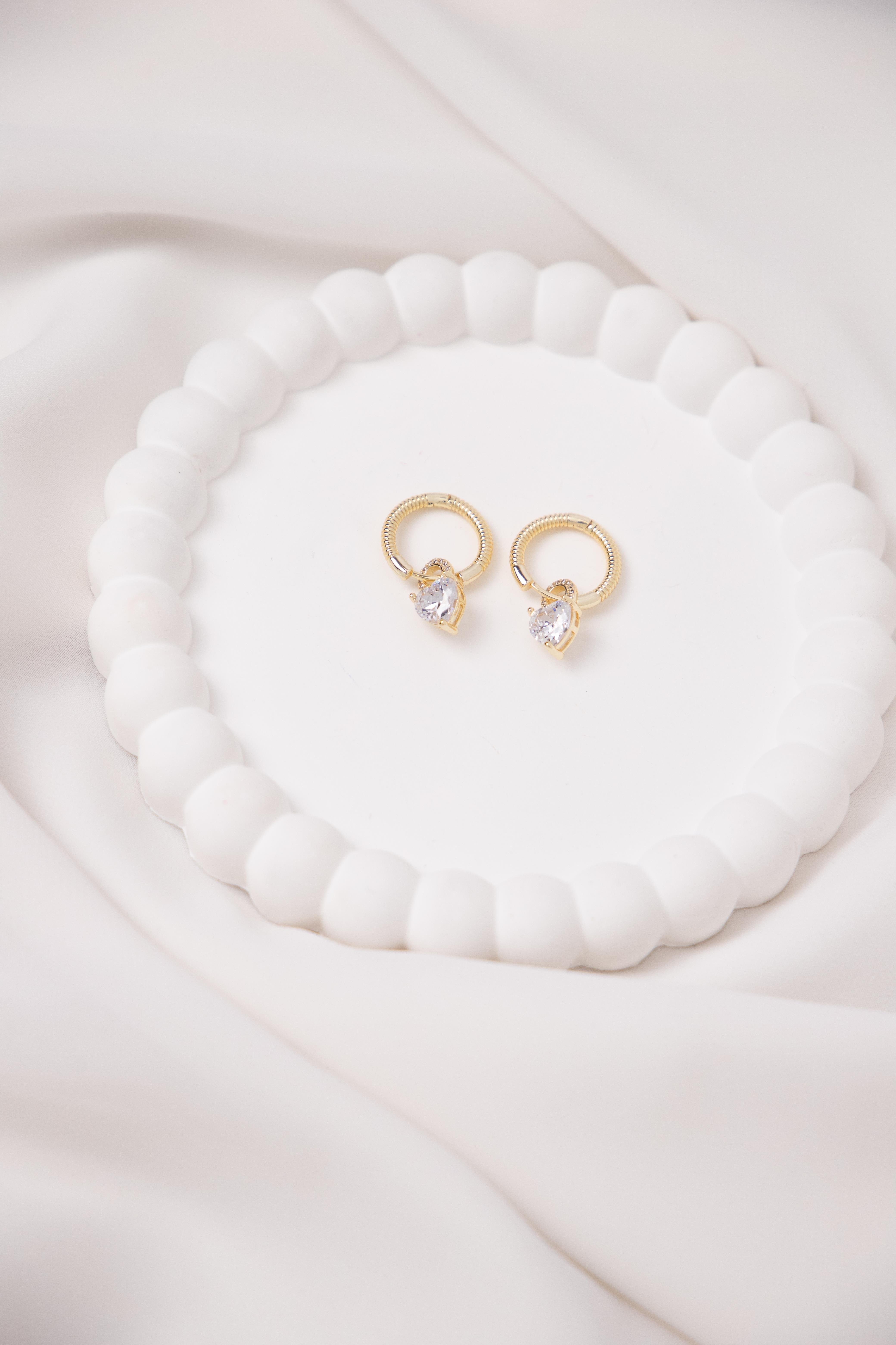 Kalp Figürlü Gold Halka Küpe