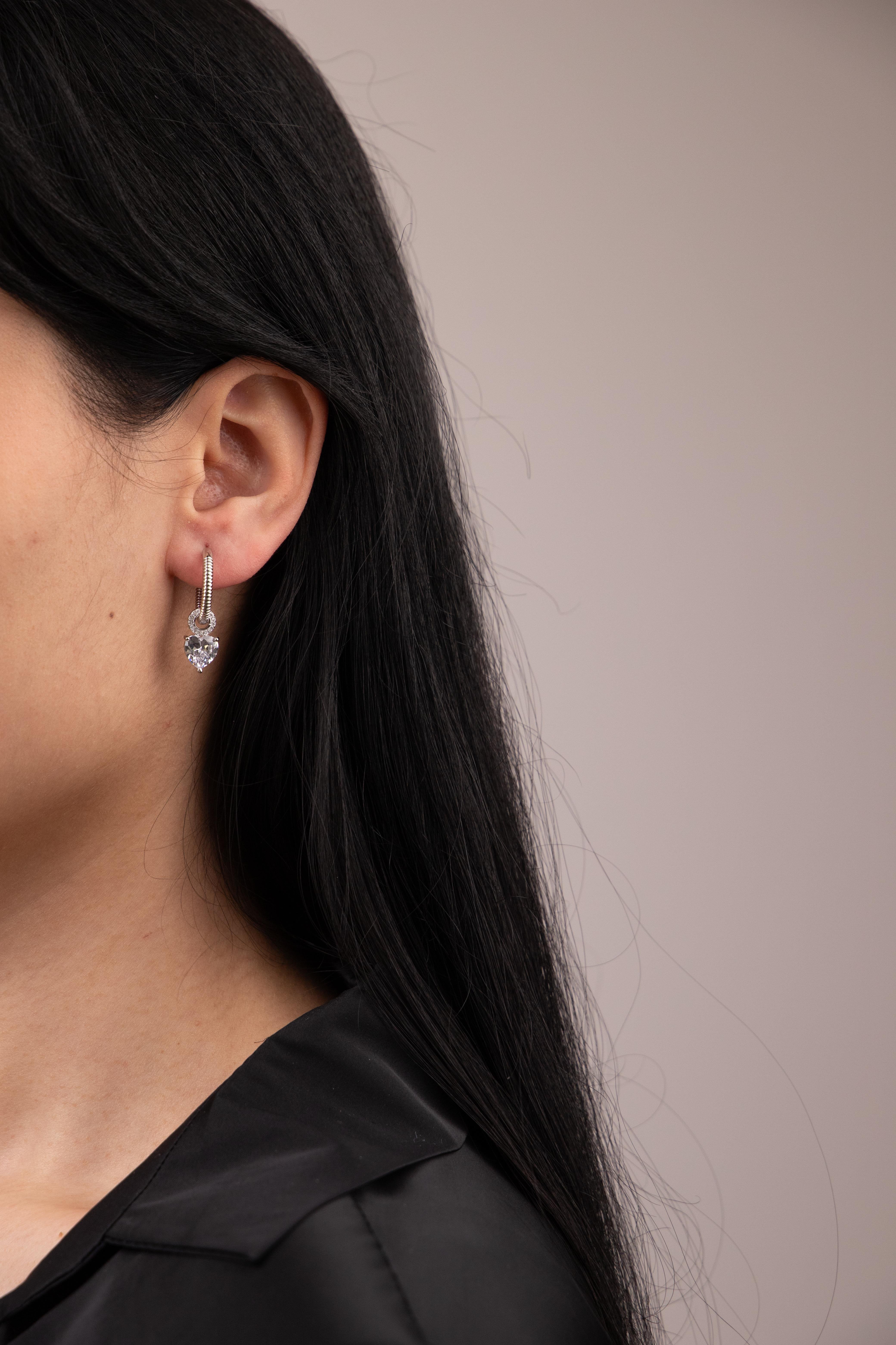 Kalp Figürlü Gümüş Halka Küpe