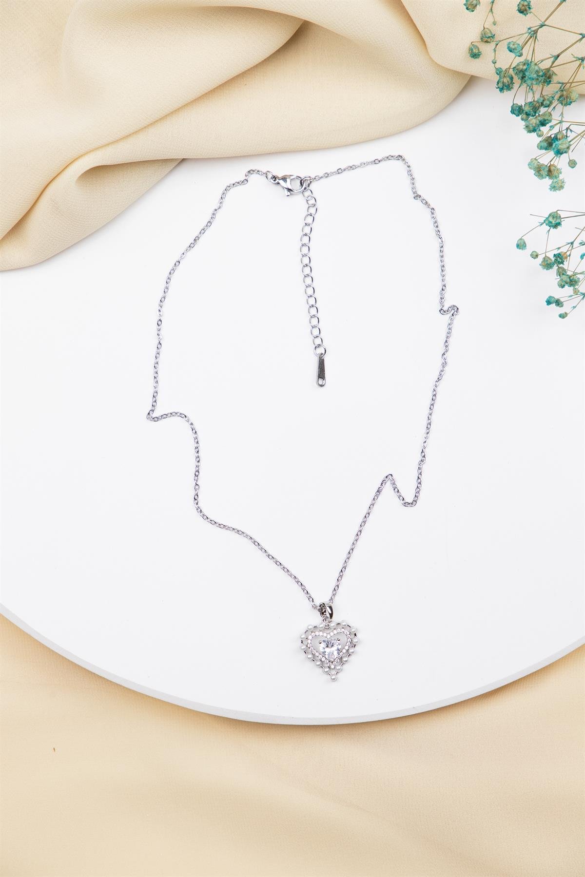 Kalp Figürlü İnci Detaylı 38cm Gümüş Çelik Kolye