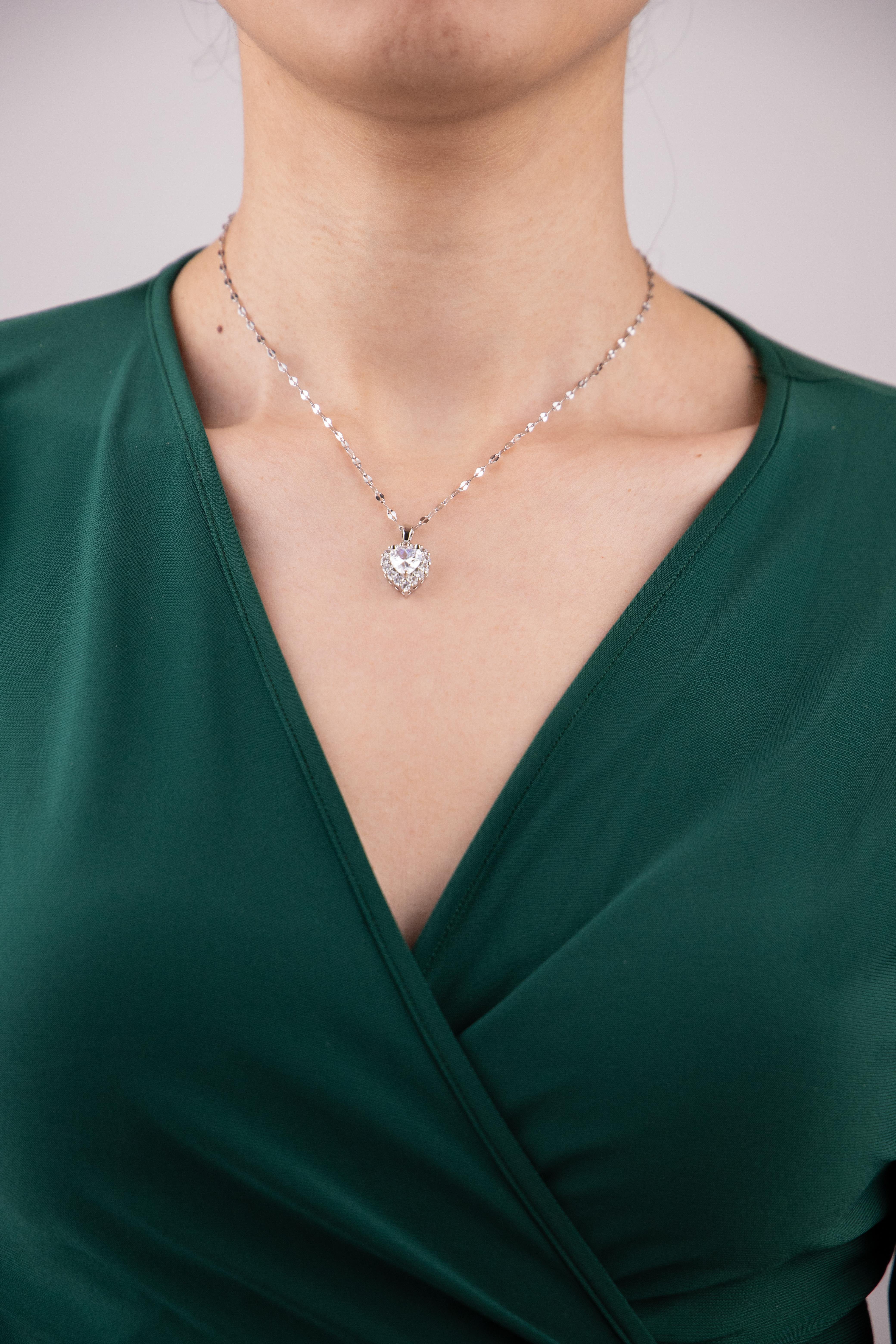 Kalp Figürlü Taşlı Gümüş Çelik Kolye