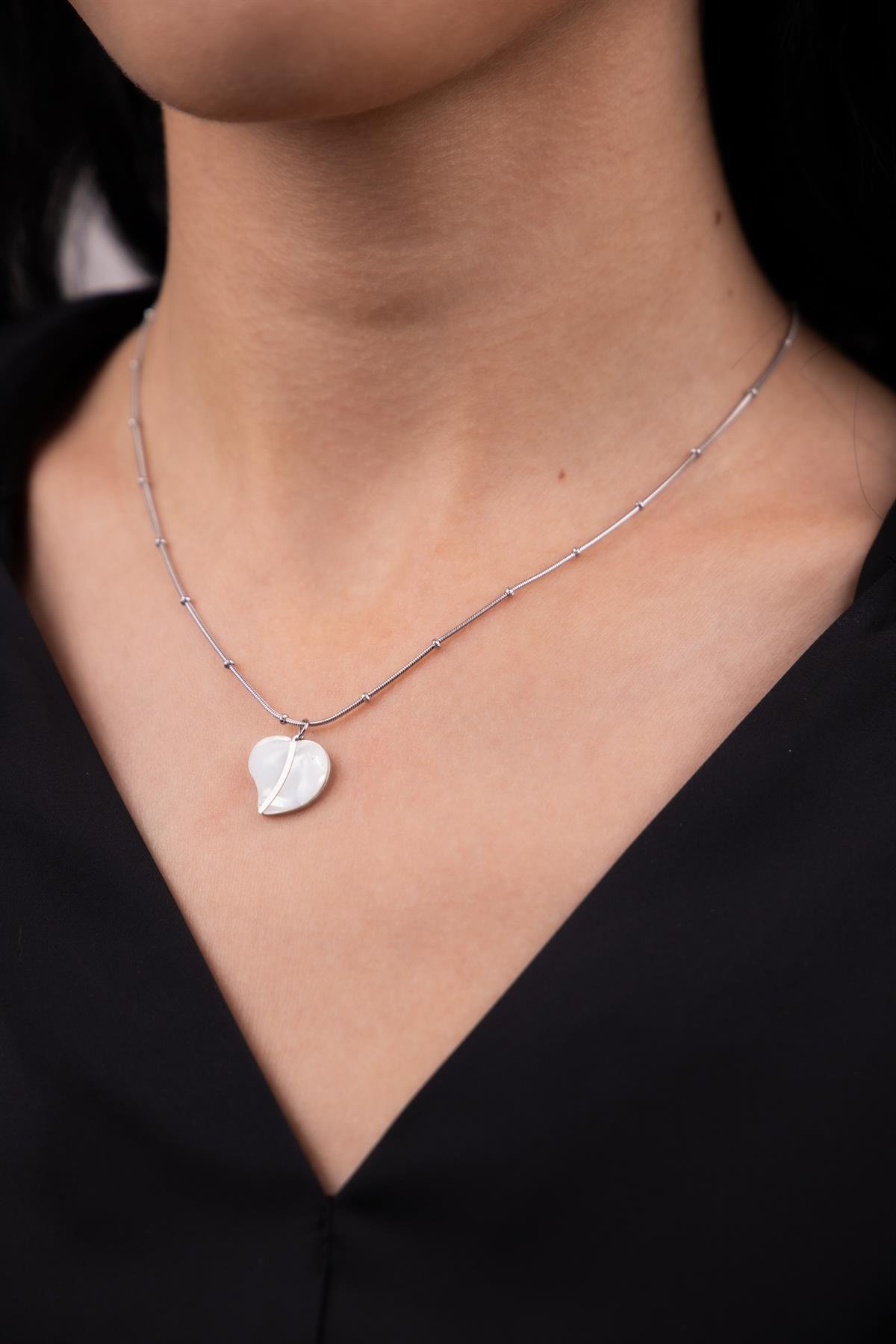 Kalp Figürlü Topçuk Zincir Gümüş Çelik Kolye