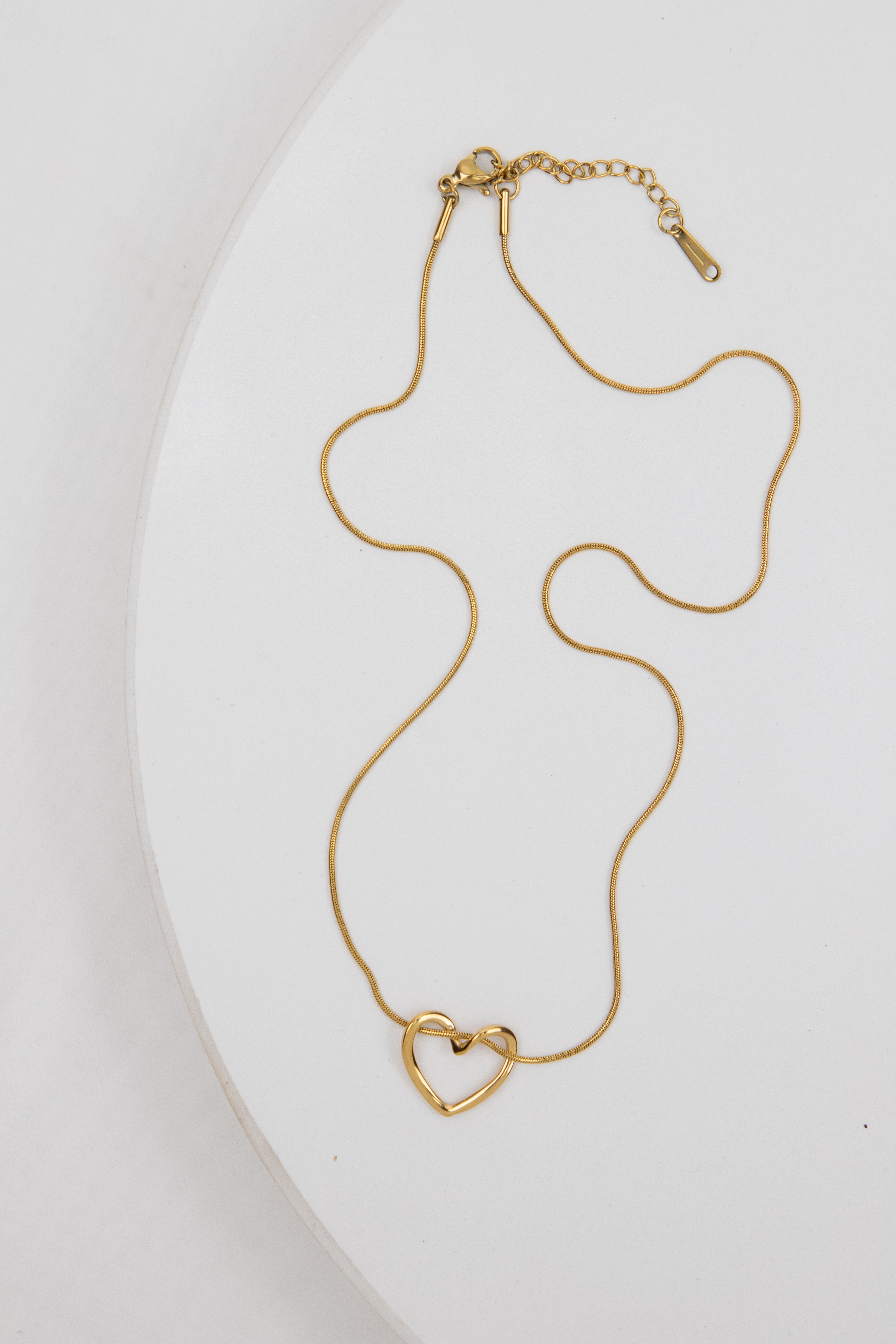 Kalp Figürlü Yılan Zincirli Gold Çelik Kolye