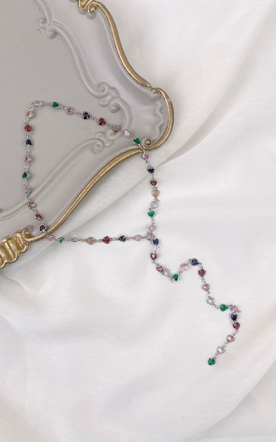 Kalp Sıralı Gümüş Renkli Çelik Y Kolye