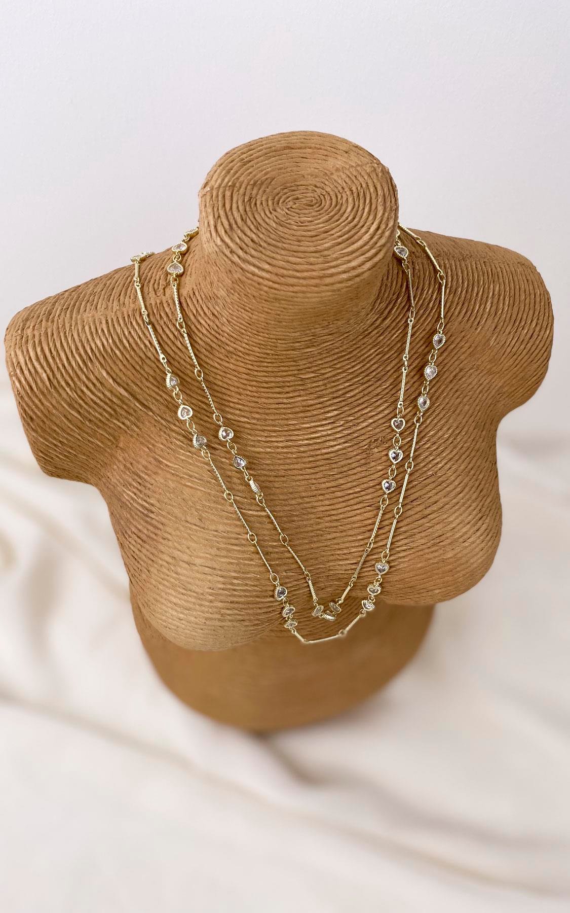 Kalp Sıralı Taşlı Çubuk Detaylı Gold Kolye