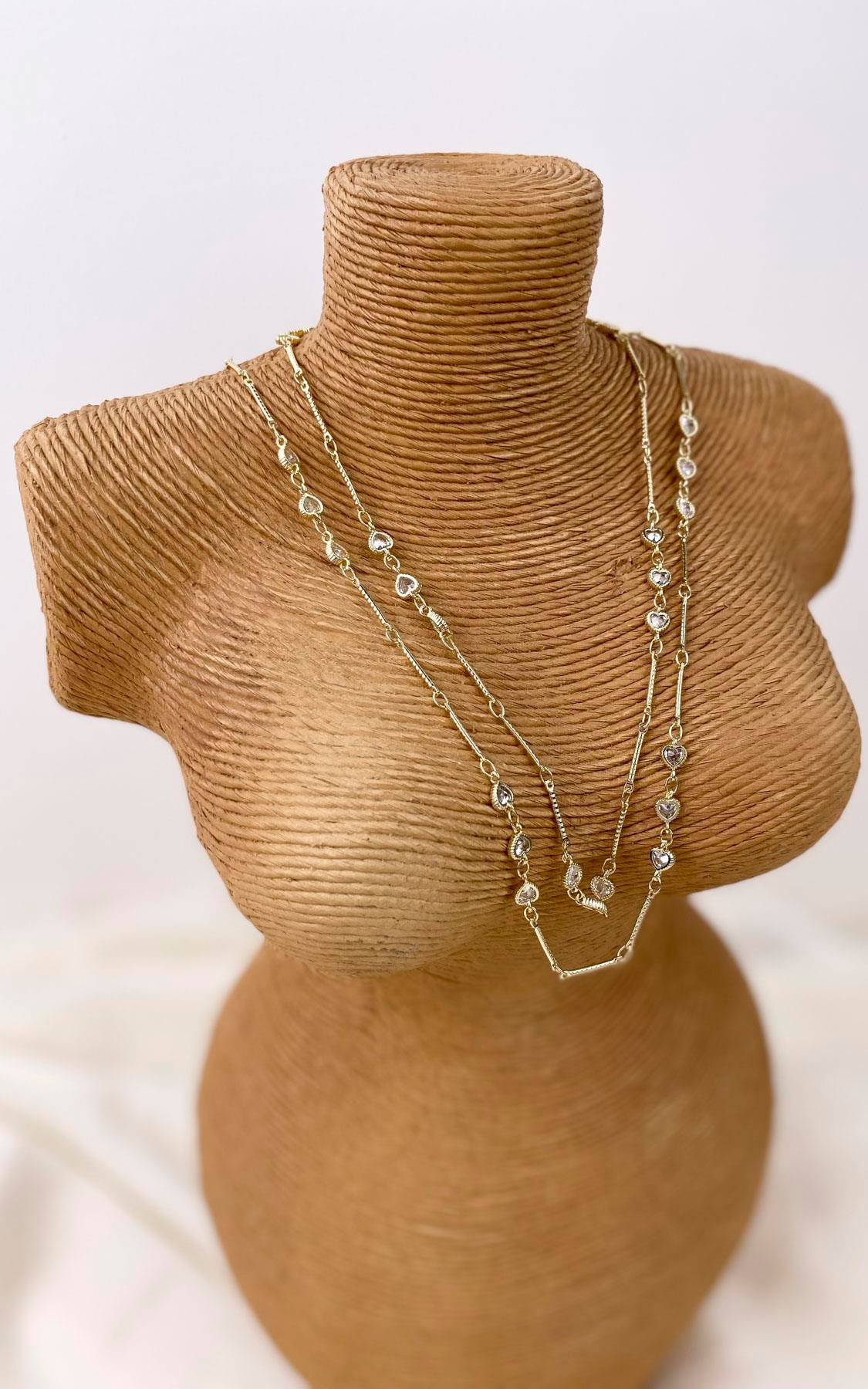 Kalp Sıralı Taşlı Çubuk Detaylı Gold Kolye