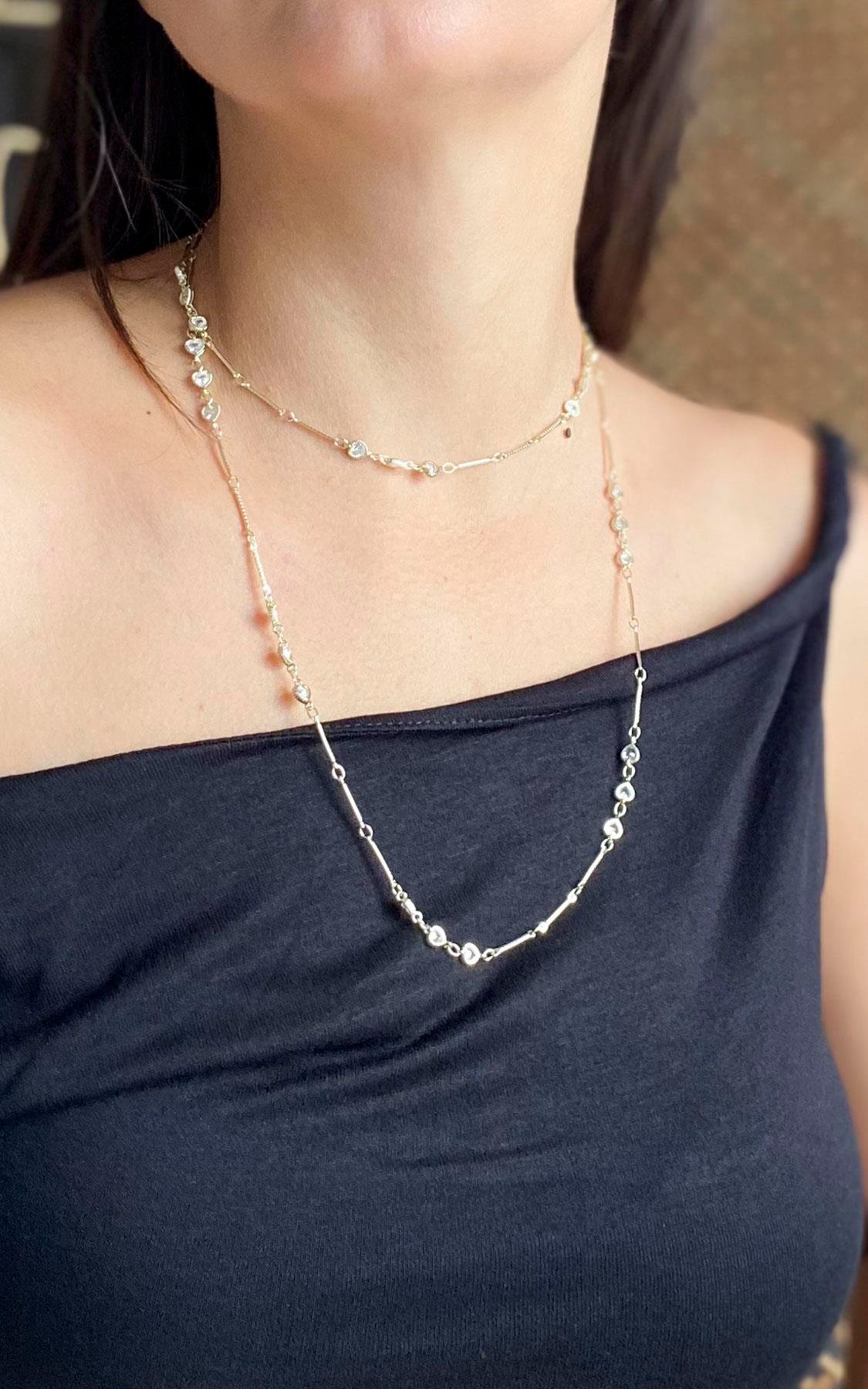 Kalp Sıralı Taşlı Çubuk Detaylı Gold Kolye