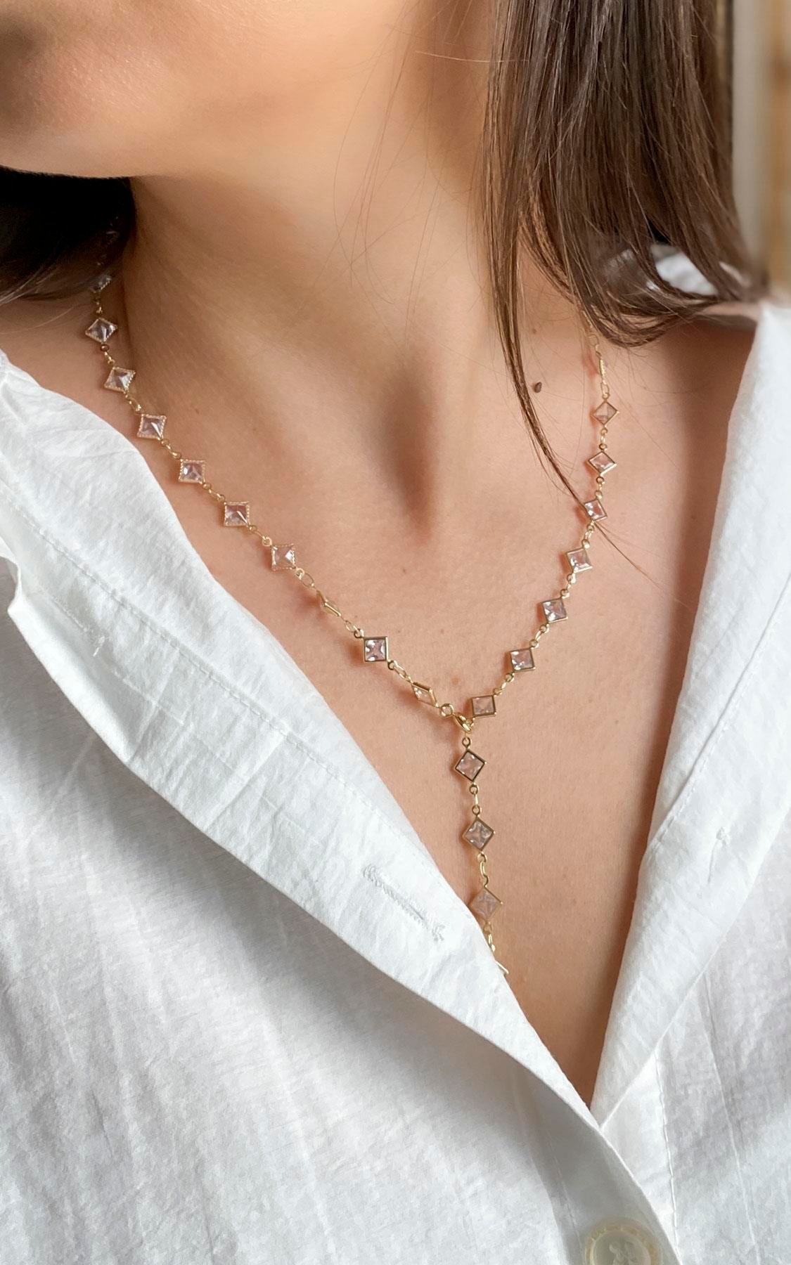 Kare Sıralı Gold Beyaz Çelik Y Kolye