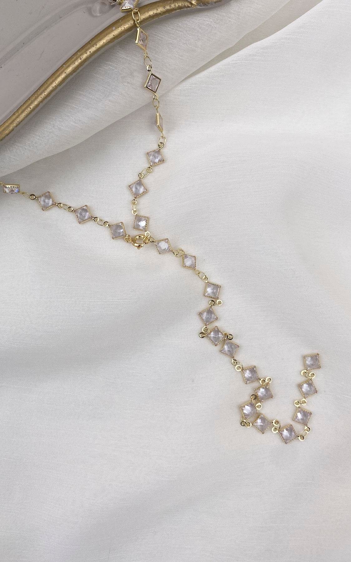 Kare Sıralı Gold Beyaz Çelik Y Kolye