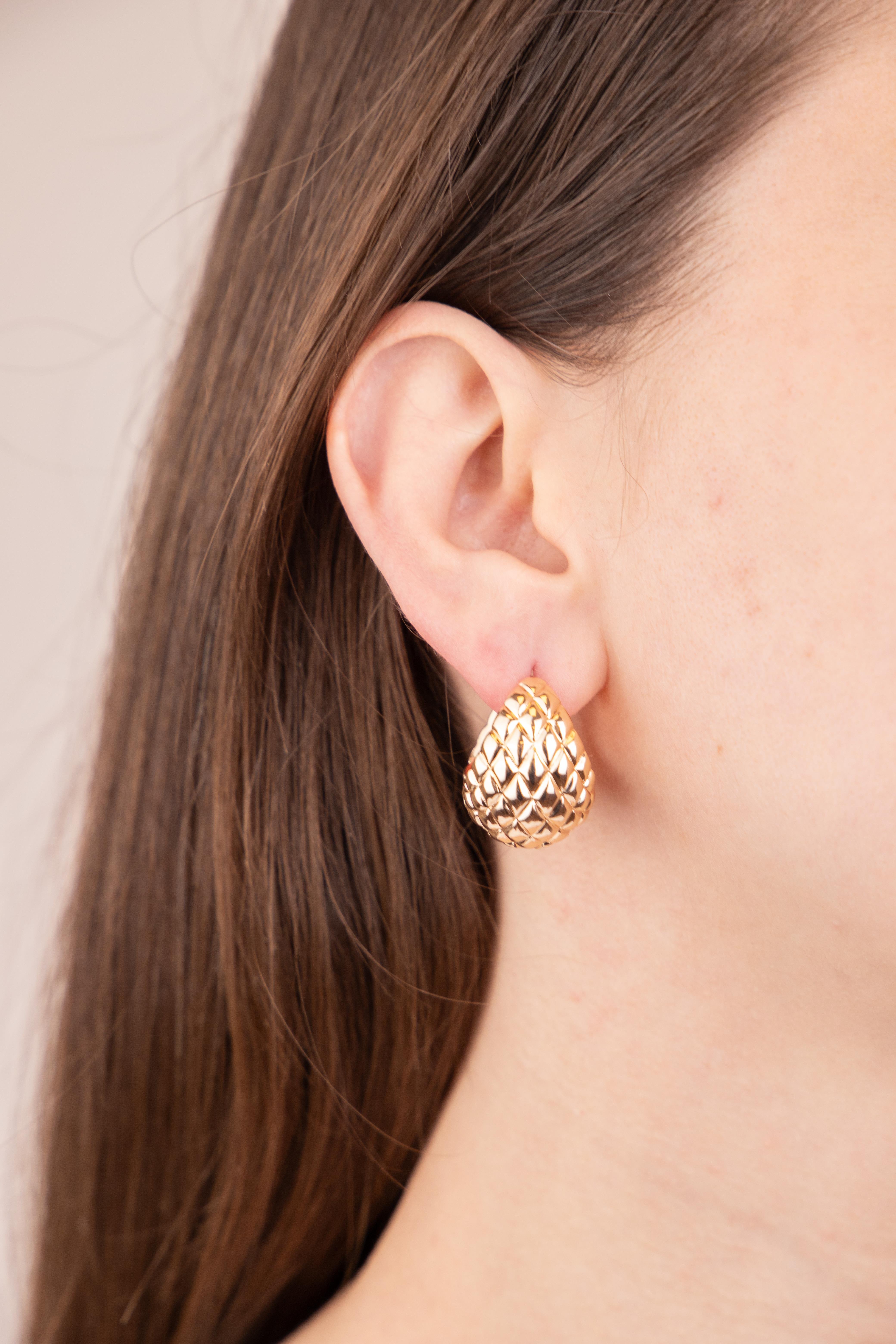 Kesme Model Bombeli Gold Halka Küpe