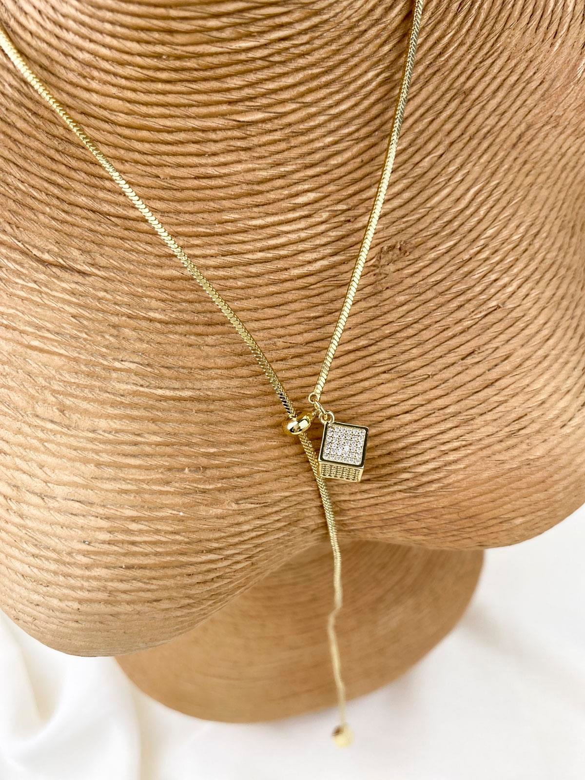 Küp Figürlü Yılan Zincirli Gold Y Kolye