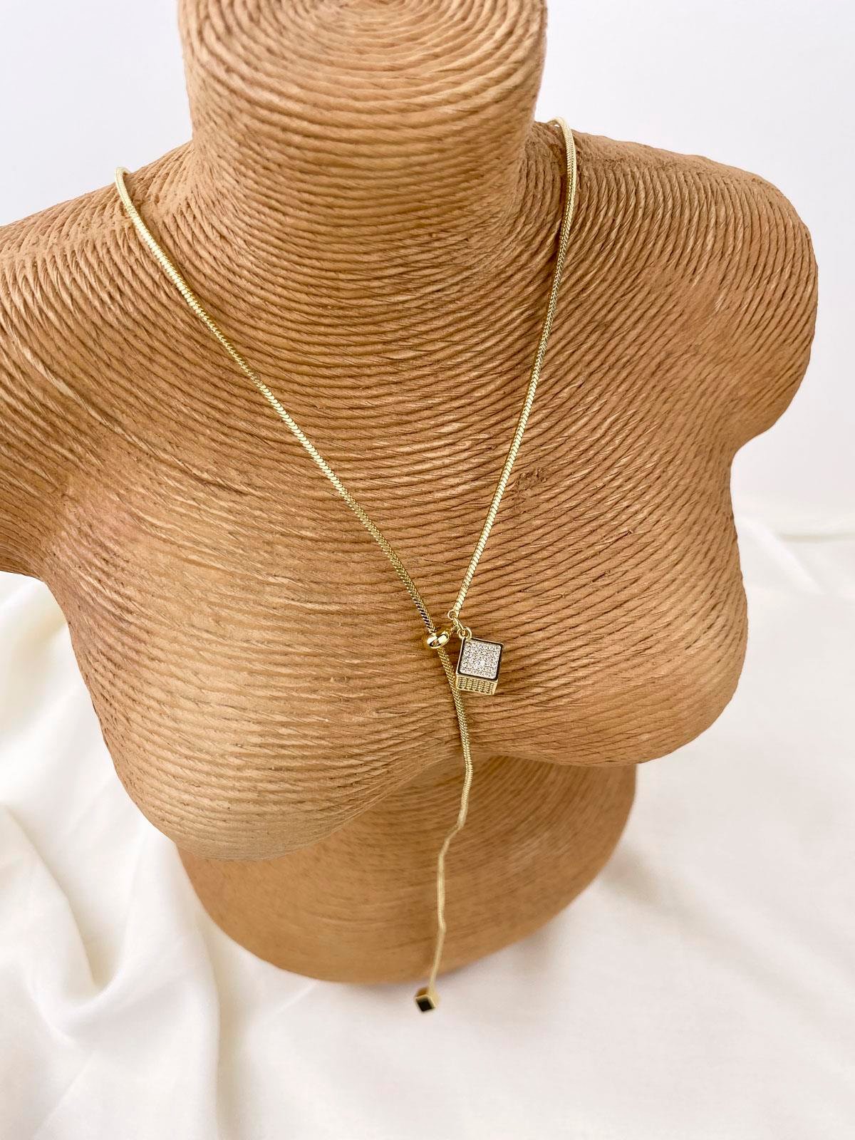 Küp Figürlü Yılan Zincirli Gold Y Kolye