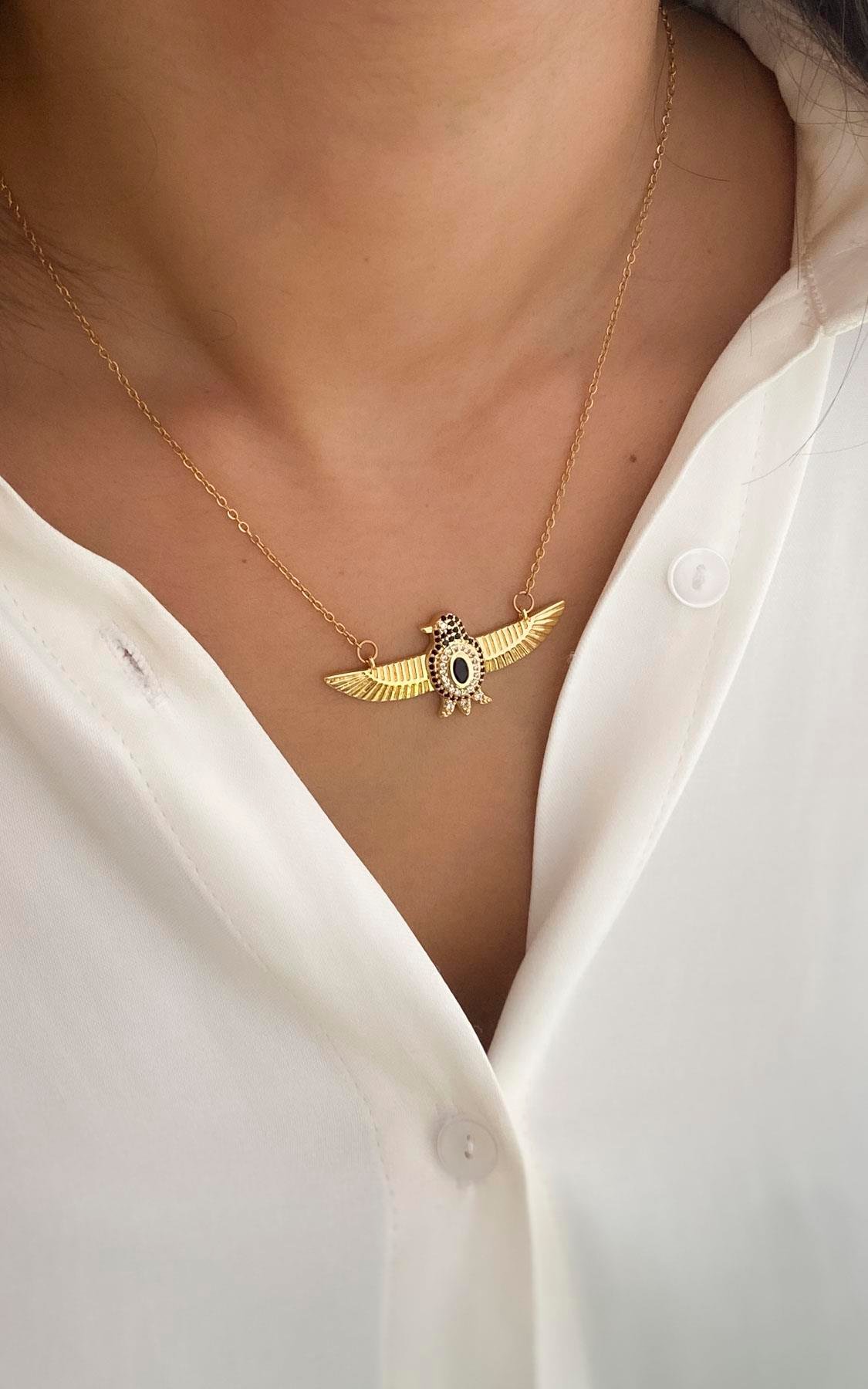 Kuş Figürlü Gold Çelik Kolye