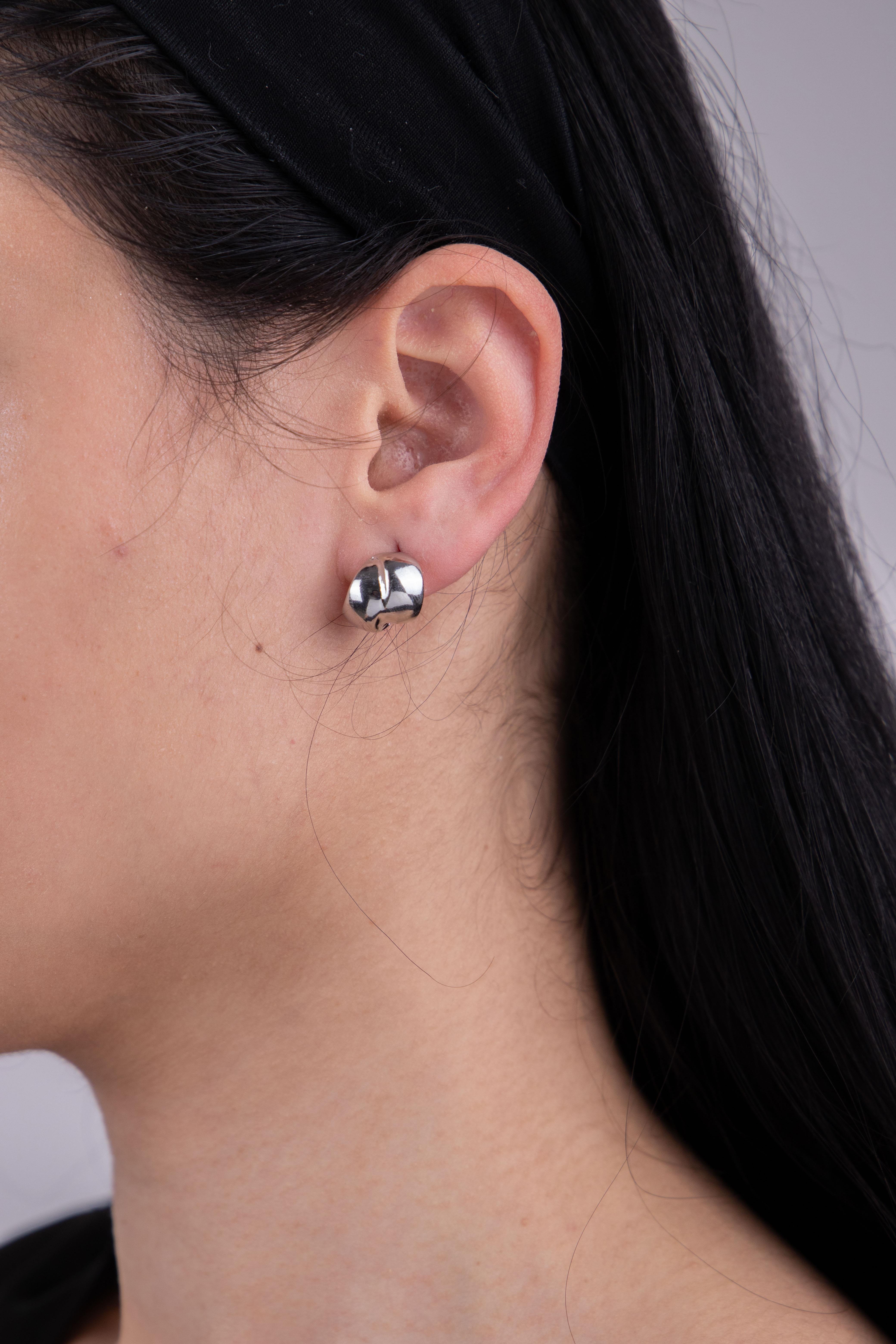 Sarmal Gümüş Yarım Halka Küpe