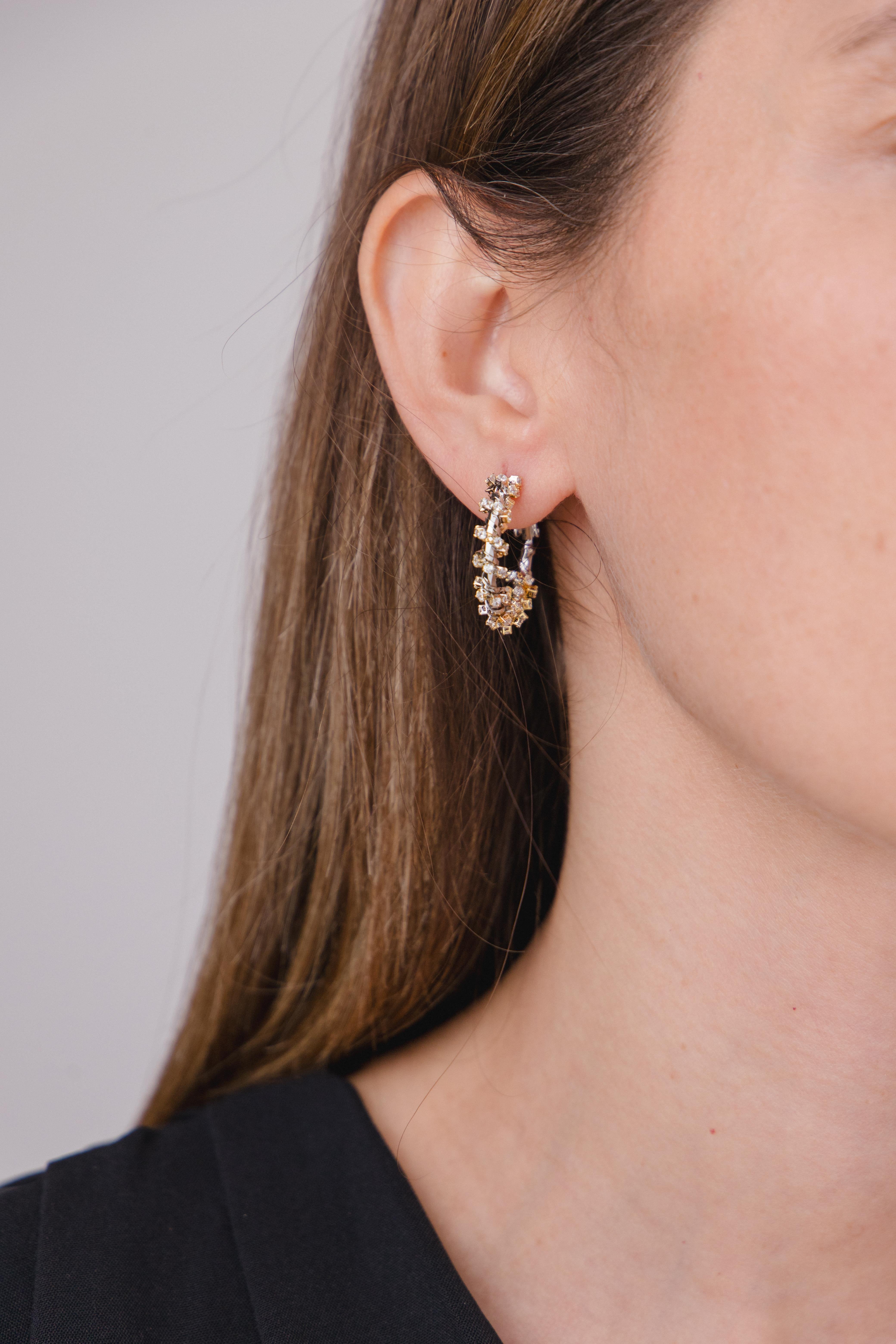 Sarmal Zirkon Taşlı Gold Gümüş Halka Küpe