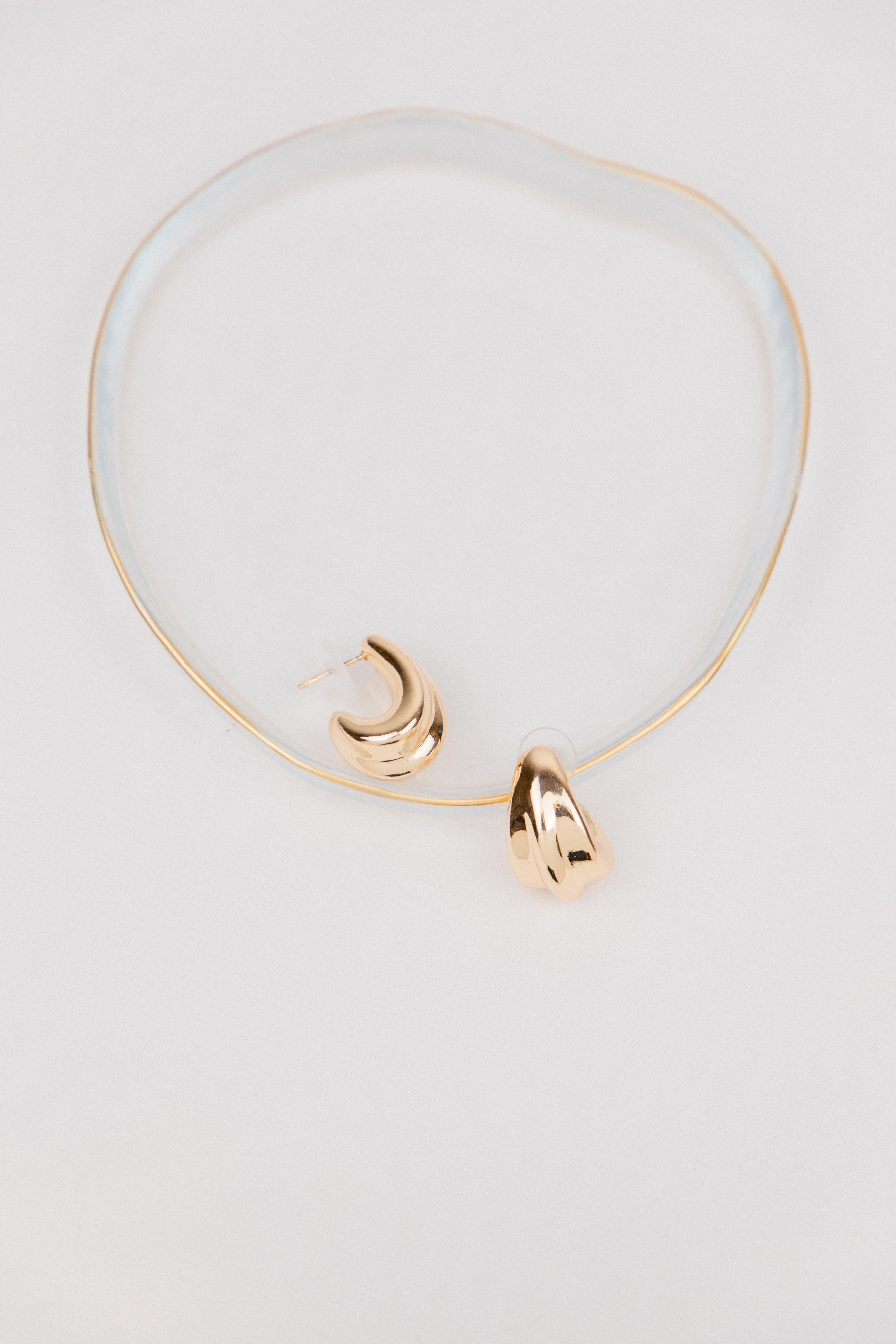 Şerit Bombeli Gold Yarım Halka Küpe