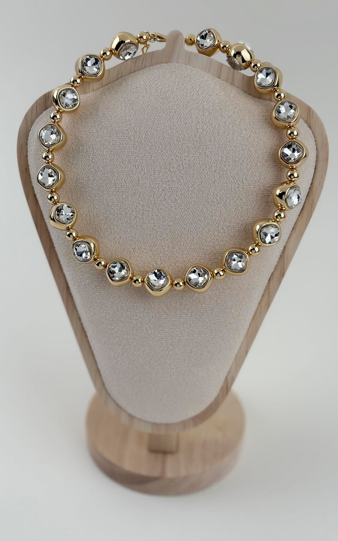Taşlı Topçuk Sıralı Choker Kolye