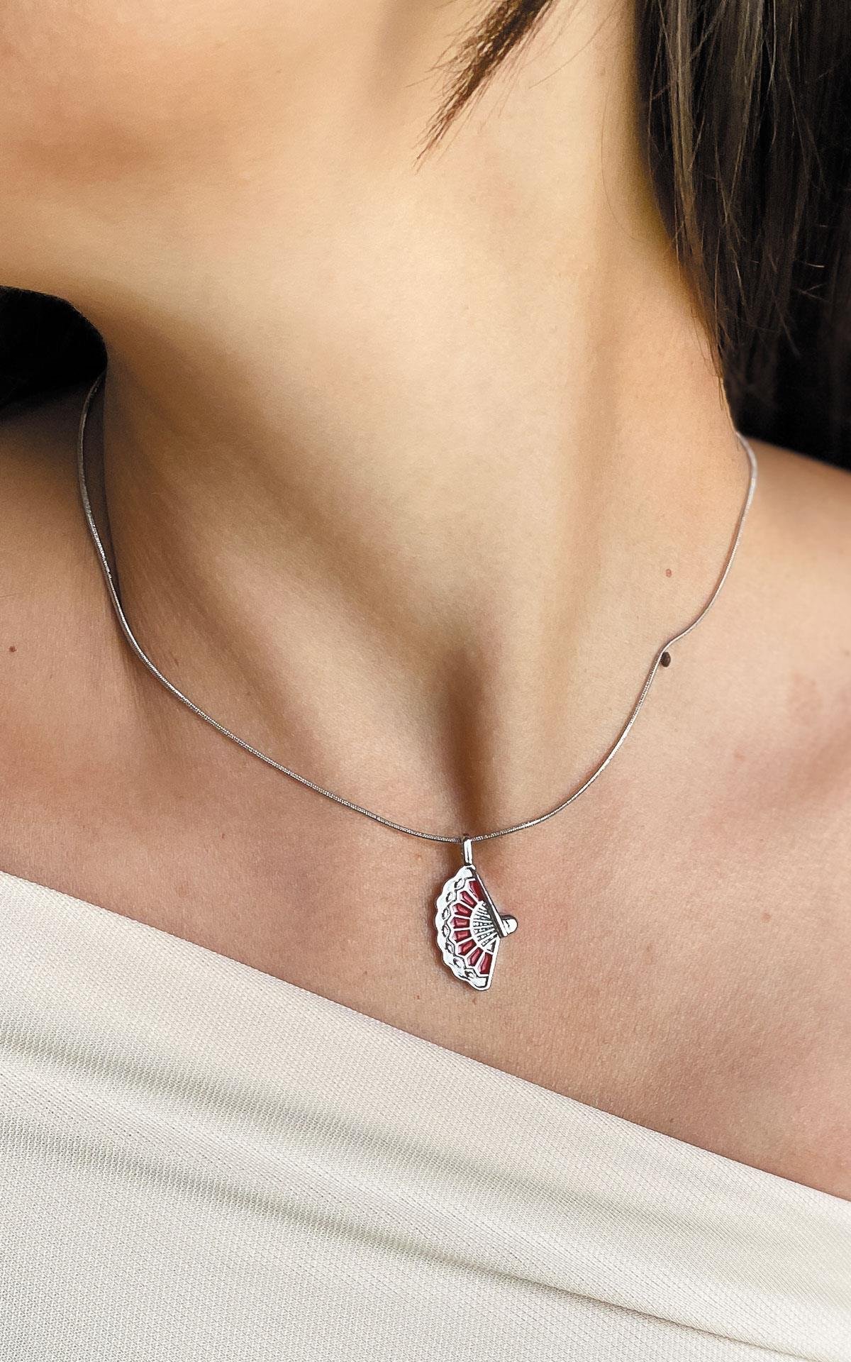 Yelpaze Figürlü Kırmızı Detaylı Gümüş Çelik Kolye