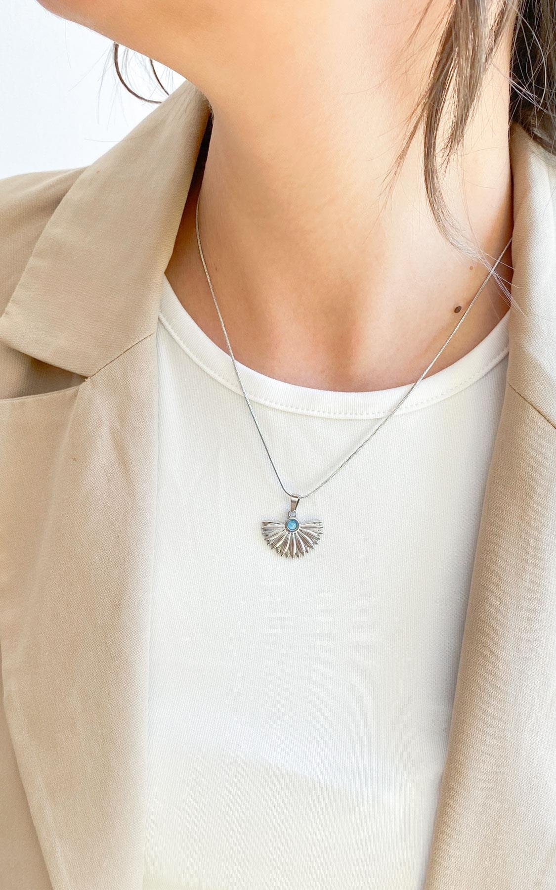 Yelpaze Formlu Yılan Zincirli Gümüş Çelik Kolye