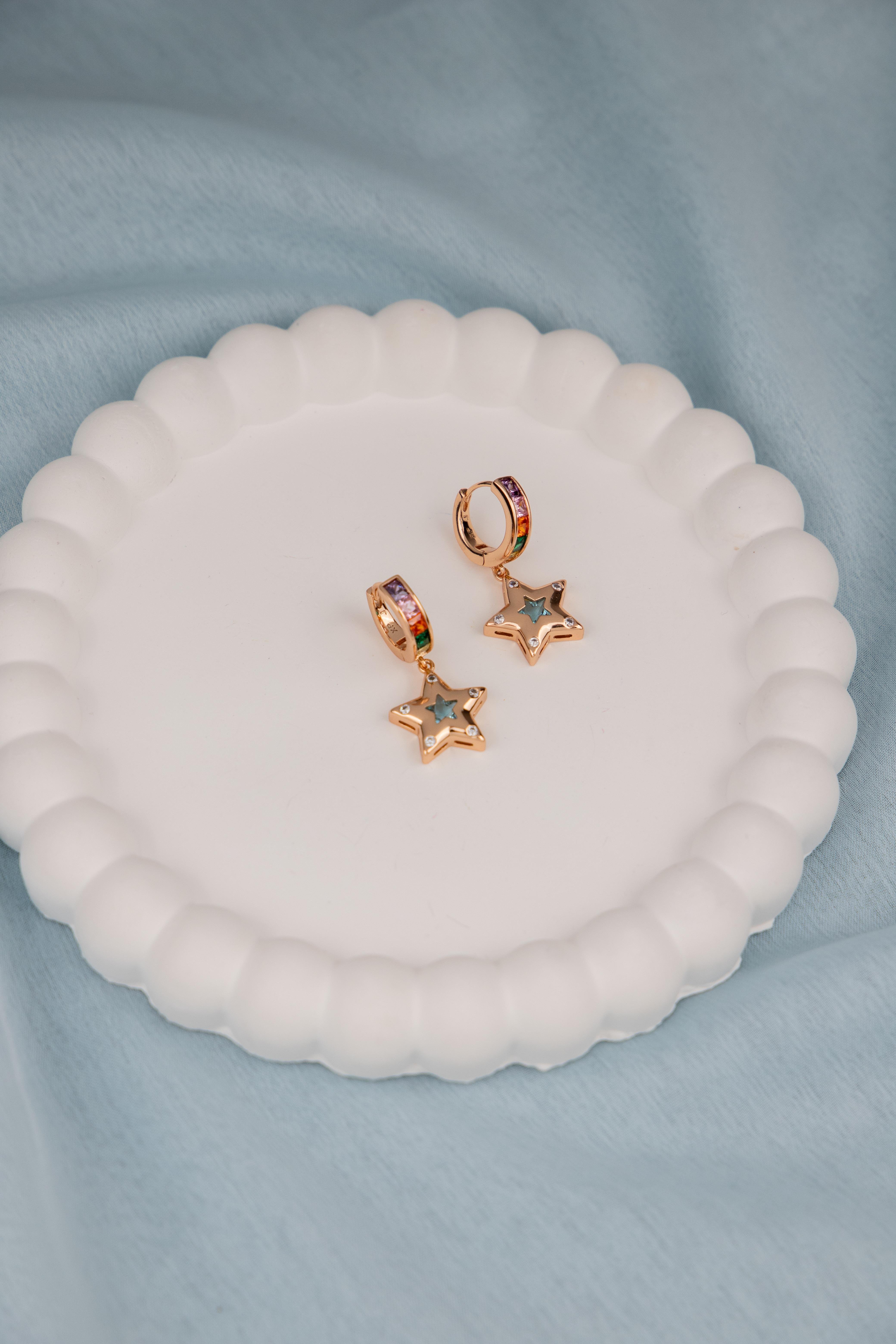 Yıldız Figürlü Renkli Halka Küpe