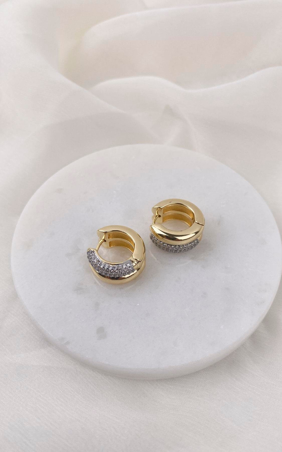 Zirkon Taşlı Çift Sıra Görünümlü Gold Gümüş Halka Küpe