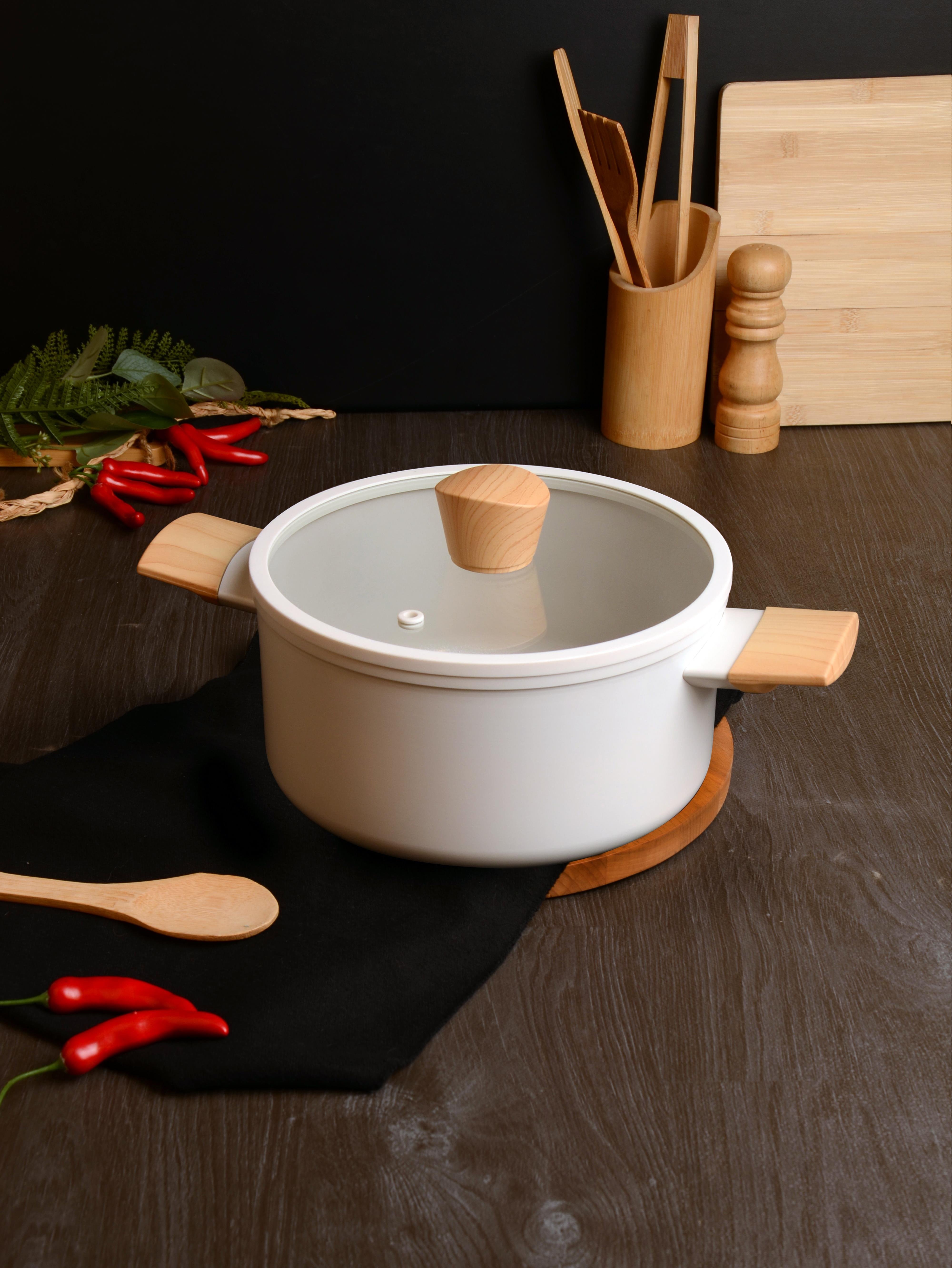 BELARİVA-26 CM BEYAZ AHŞAP SAPLI DERİN TENCERE