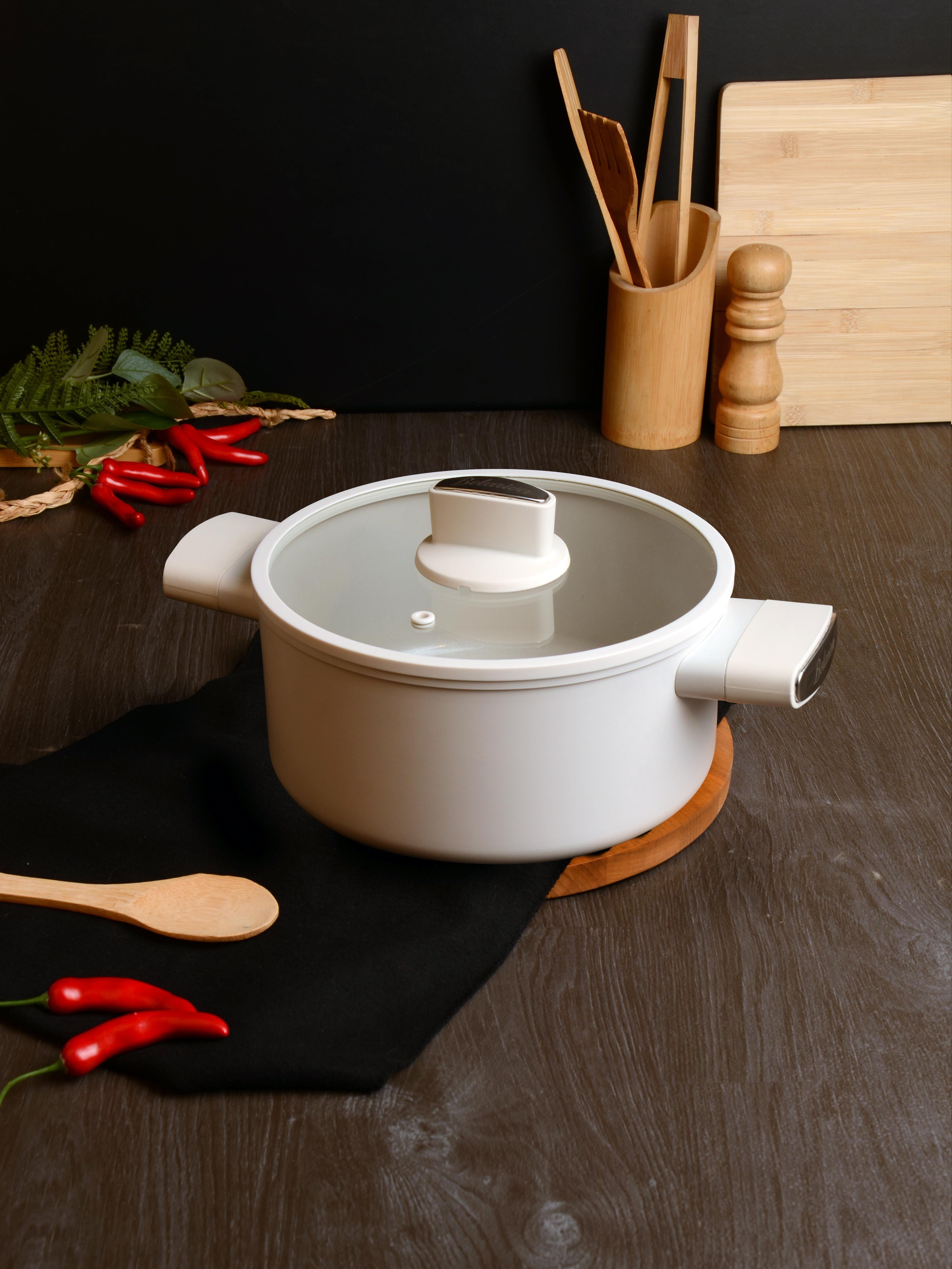 BELARİVA-26 CM BEYAZ SİLİKON SAPLI DERİN TENCERE