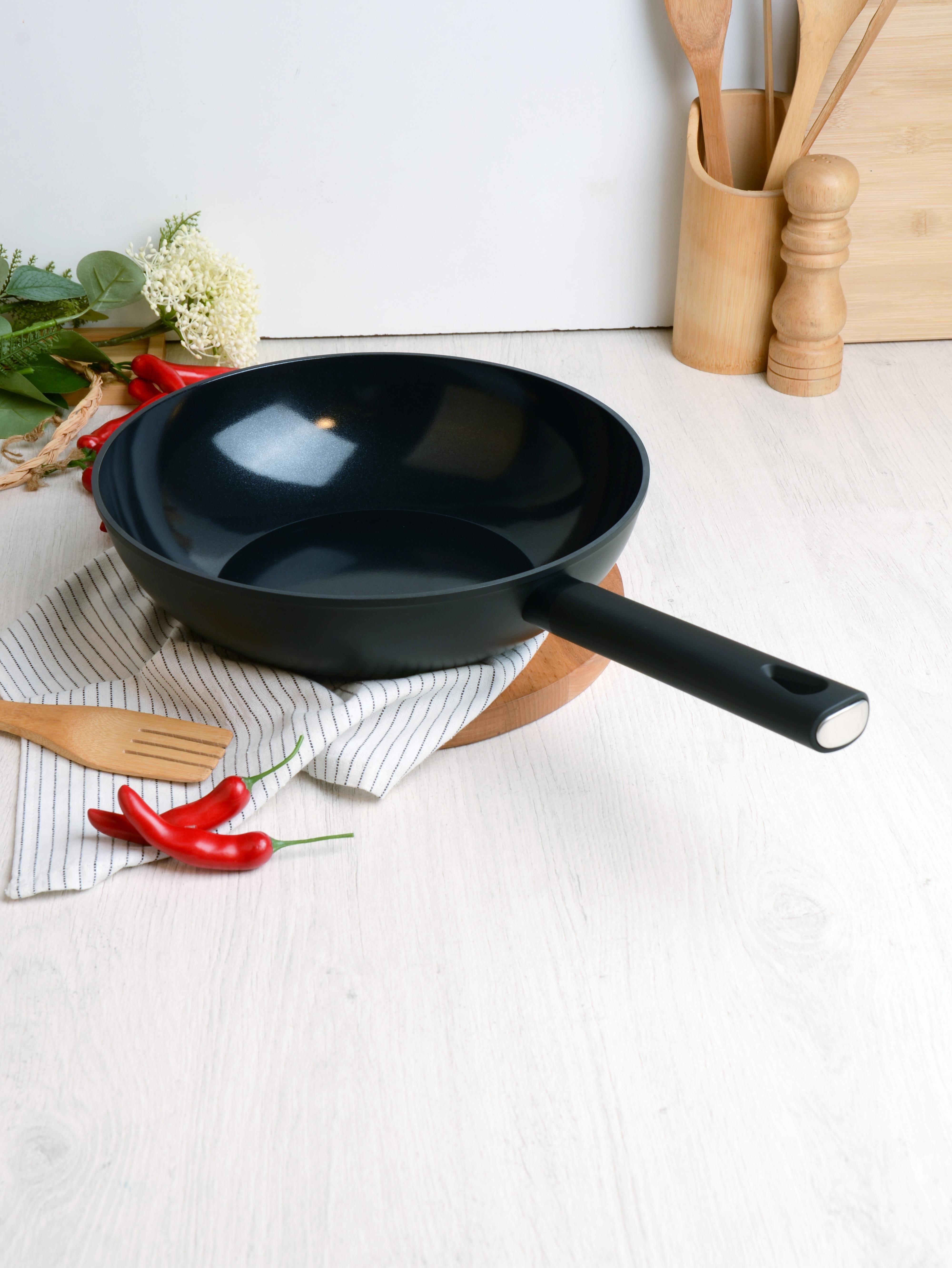 BELARİVA-28 CM SİYAH SİLİKON SAPLI WOK TAVA