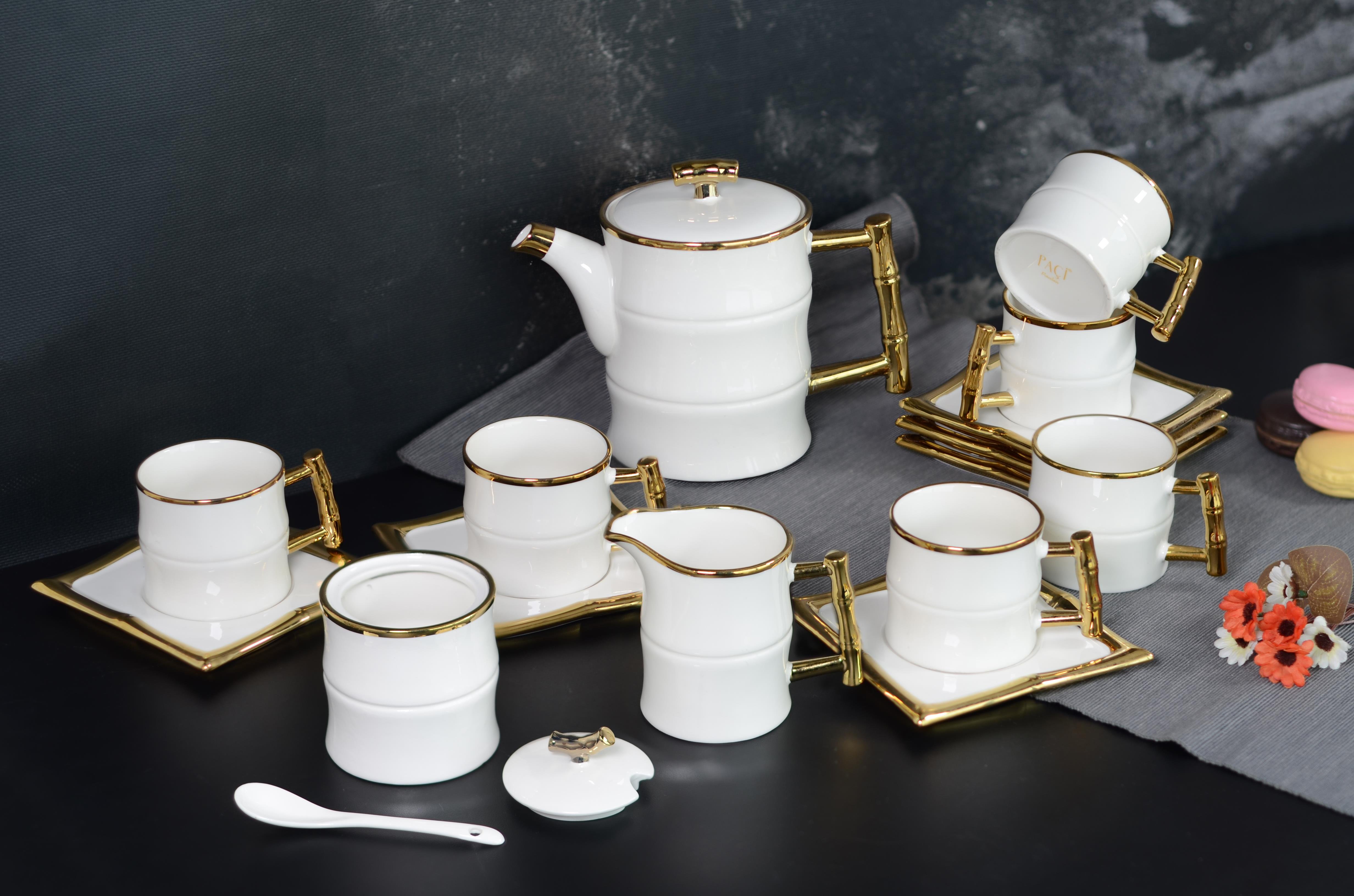 PAÇİ-18 PARÇA PORSELEN ÇAY SETİ