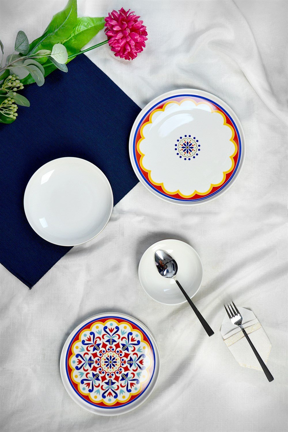 PAÇİ-24 PARÇA IVORY DÜZ KENAR LÜX YEMEK TAKIMI