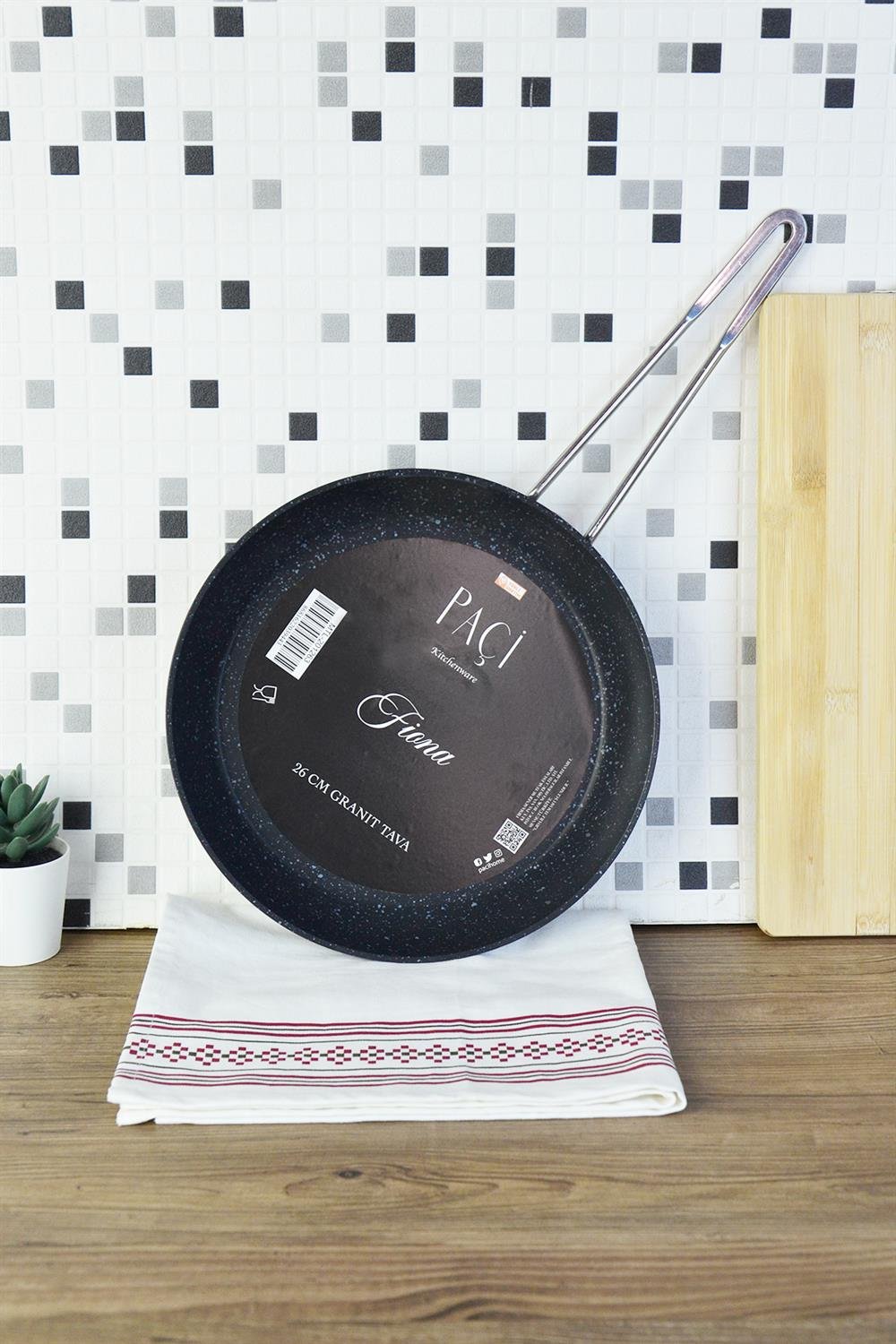 PAÇİ-26 CM MAT SİYAH STICKERLI GRANİT TAVA