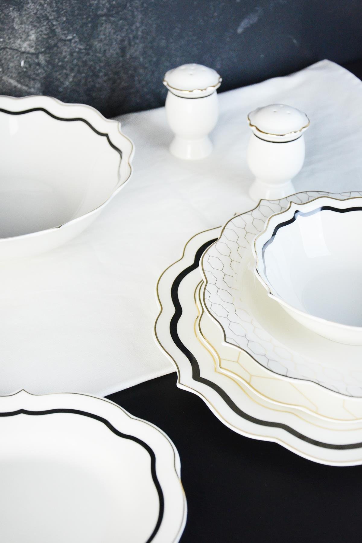 PAÇİ-56 PARÇA FLORA BONE CHİNA YEMEK TAKIMI