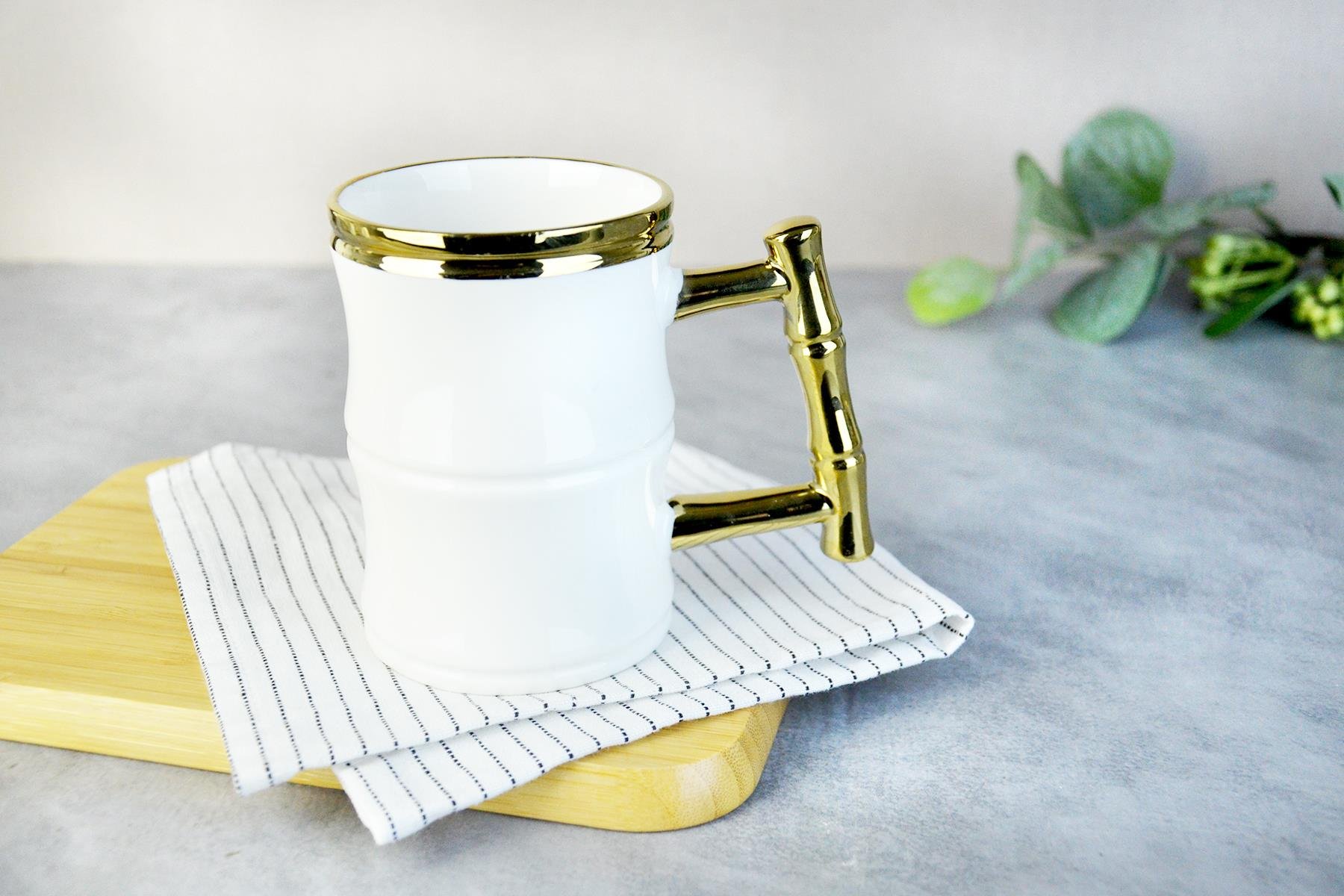 PAÇİ-ADELLA YALDIZLI BEYAZ PORSELEN KUPA