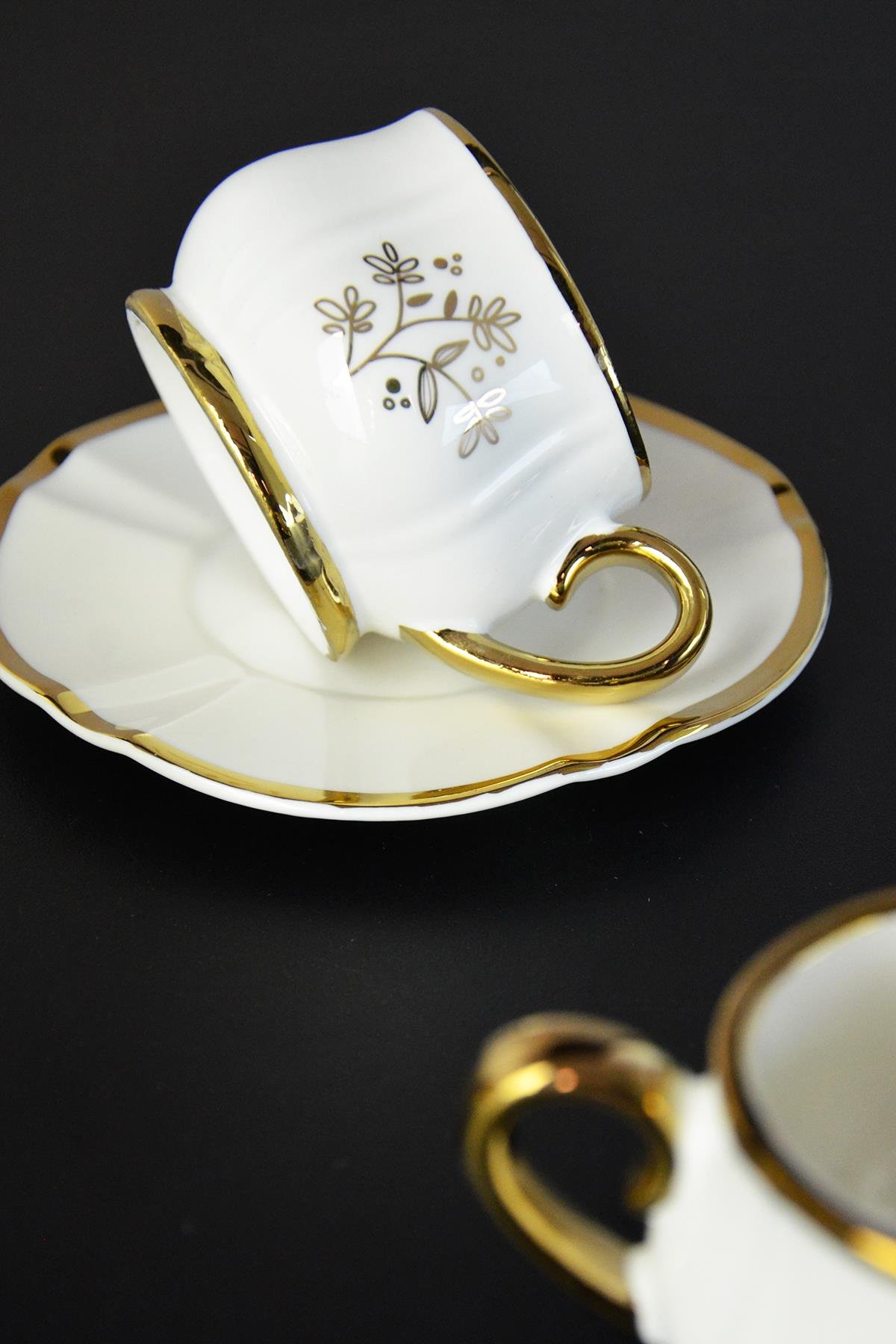 PAÇİ-BELLİNİ BEYAZ YALDIZLI KAHVE FİNCANI