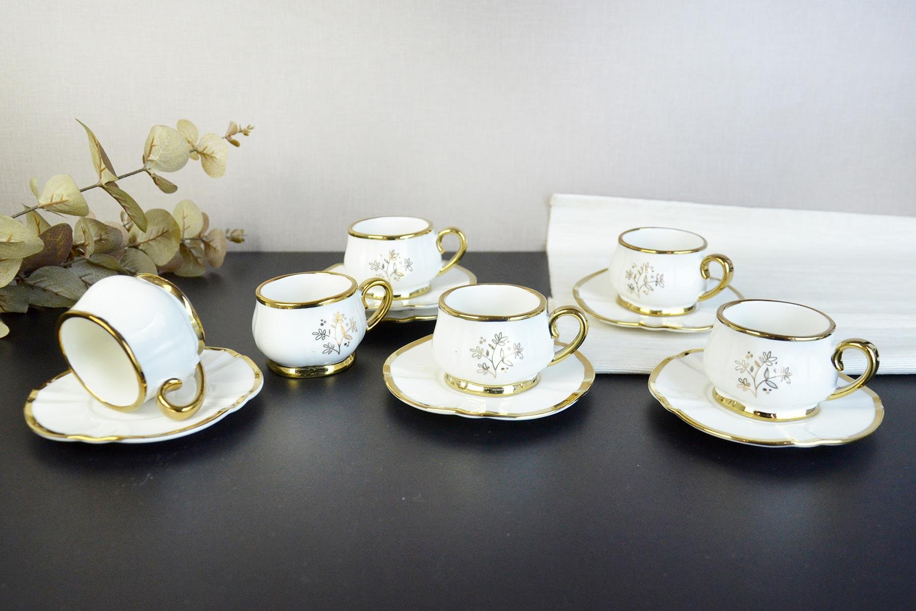 PAÇİ-BELLİNİ BEYAZ YALDIZLI KAHVE FİNCANI