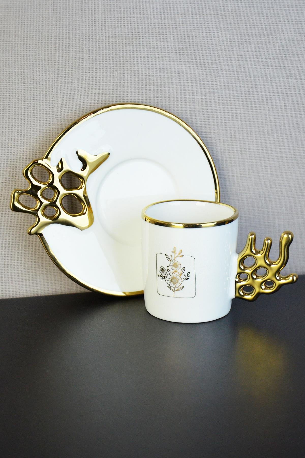 PAÇİ-BENDETTA BEYAZ YALDIZLI KAHVE FİNCANI