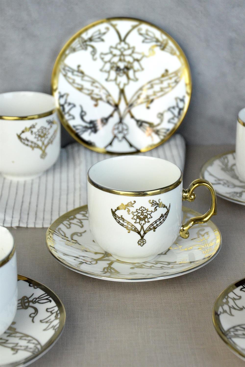 PAÇİ-BERGÜZAR YALDIZLI NESCAFE FİNCANI