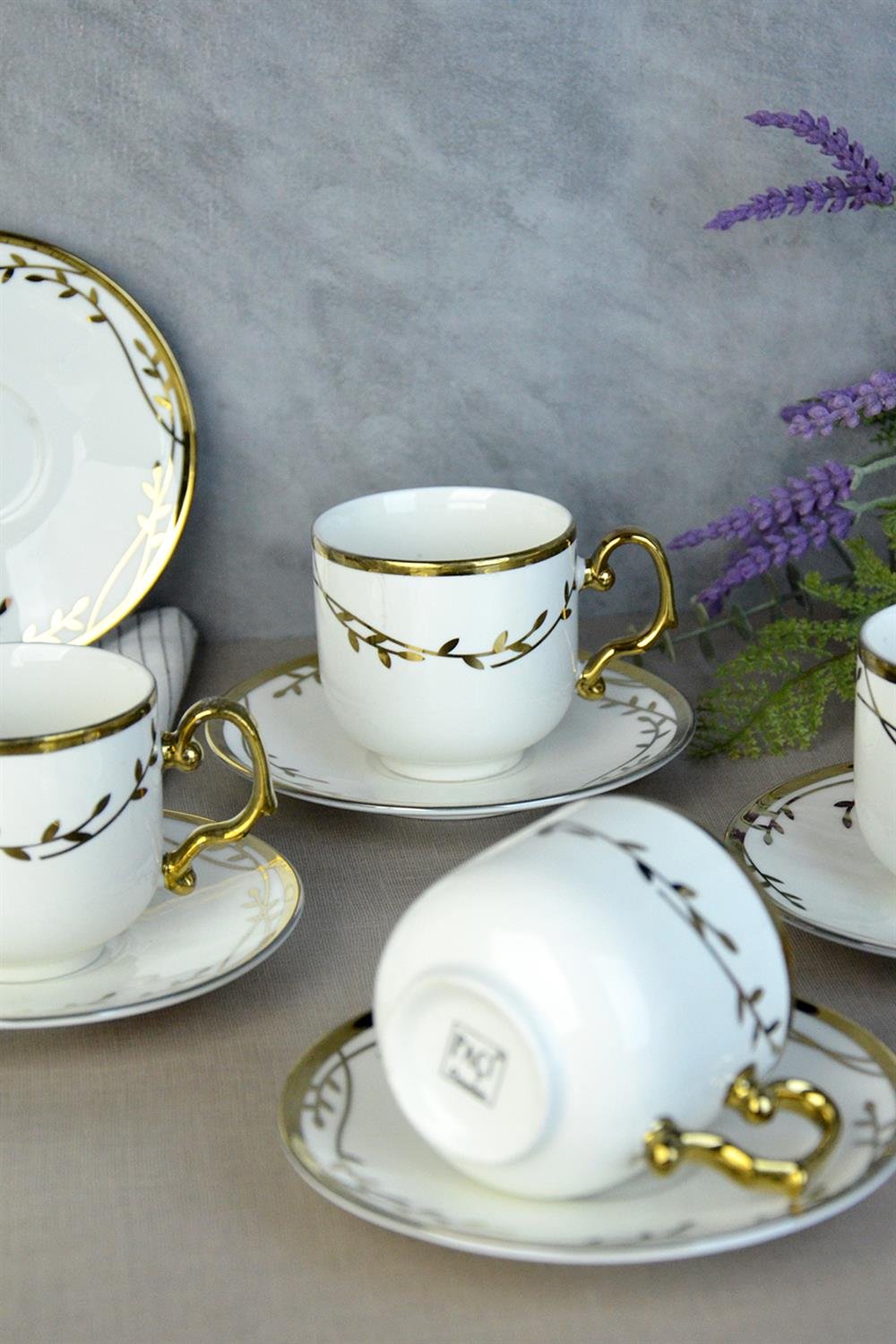 PAÇİ-BİNNUR YALDIZLI NESCAFE FİNCANI