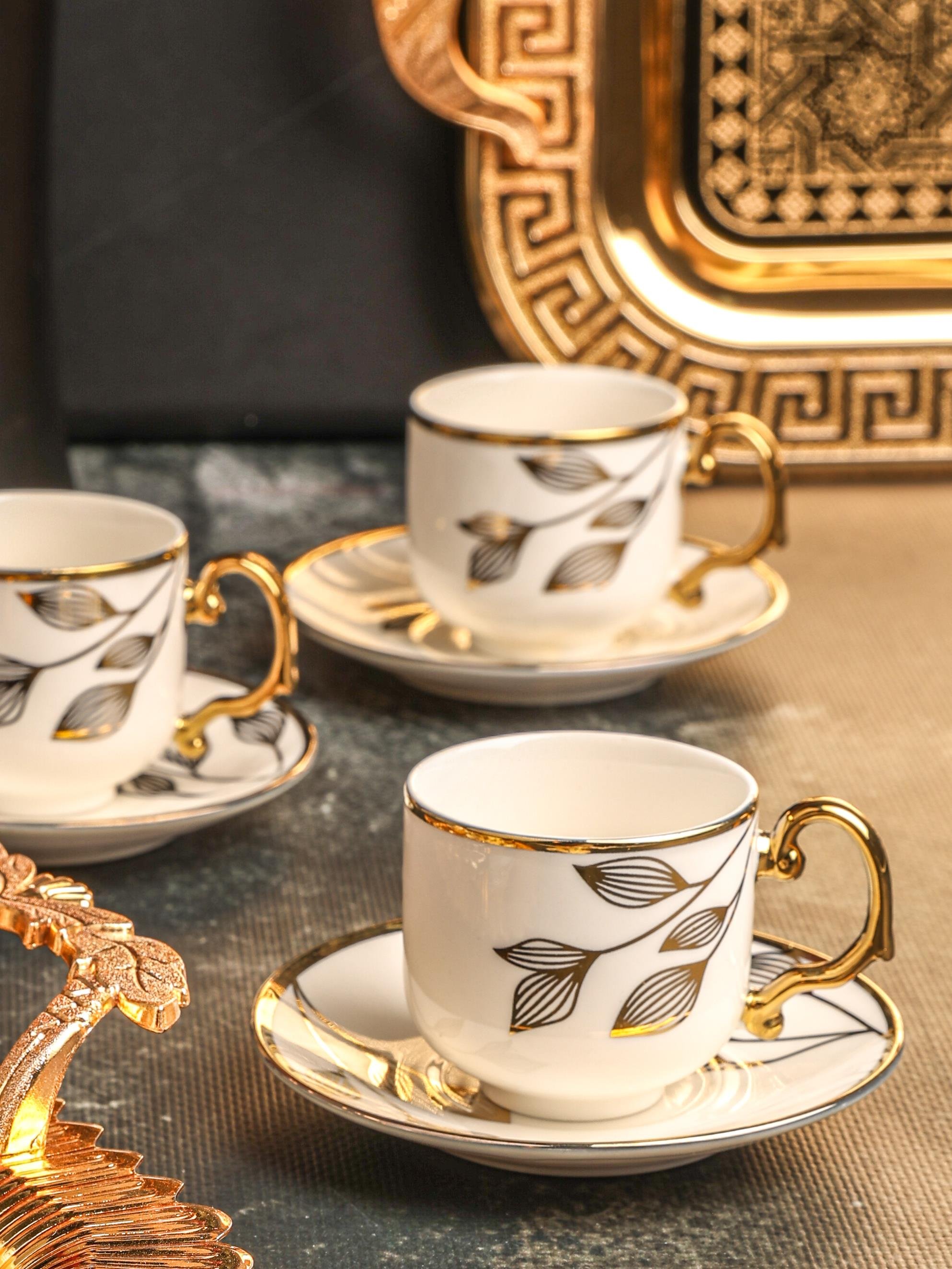 PAÇİ-BİNNUR YALDIZLI NESCAFE FİNCANI