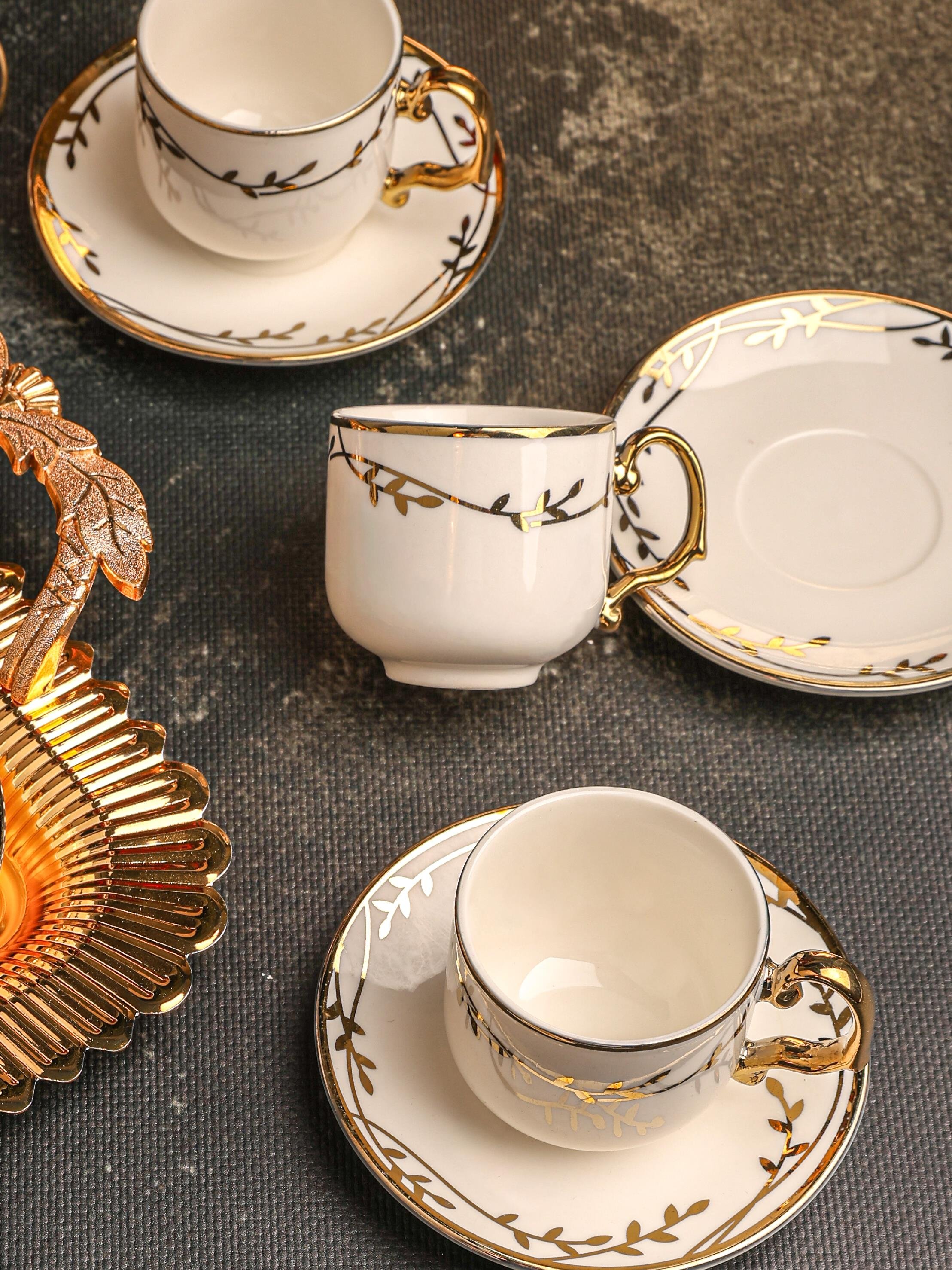 PAÇİ-BİNNUR YALDIZLI NESCAFE FİNCANI