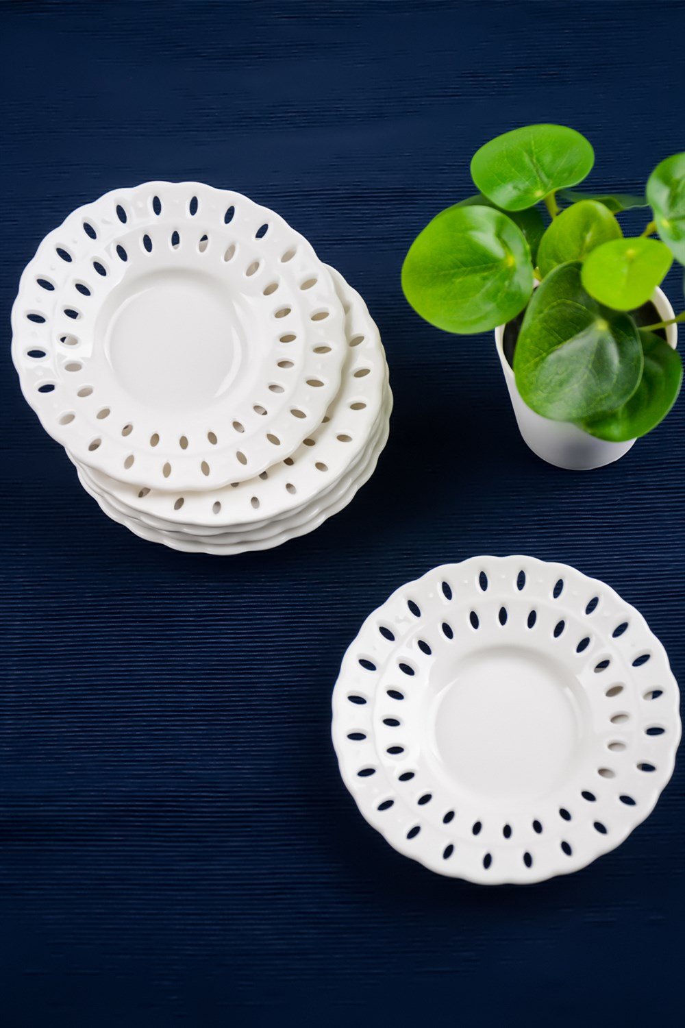 PAÇİ-DANTEL MOTİFLİ 72Lİ ÇAY TABAĞI