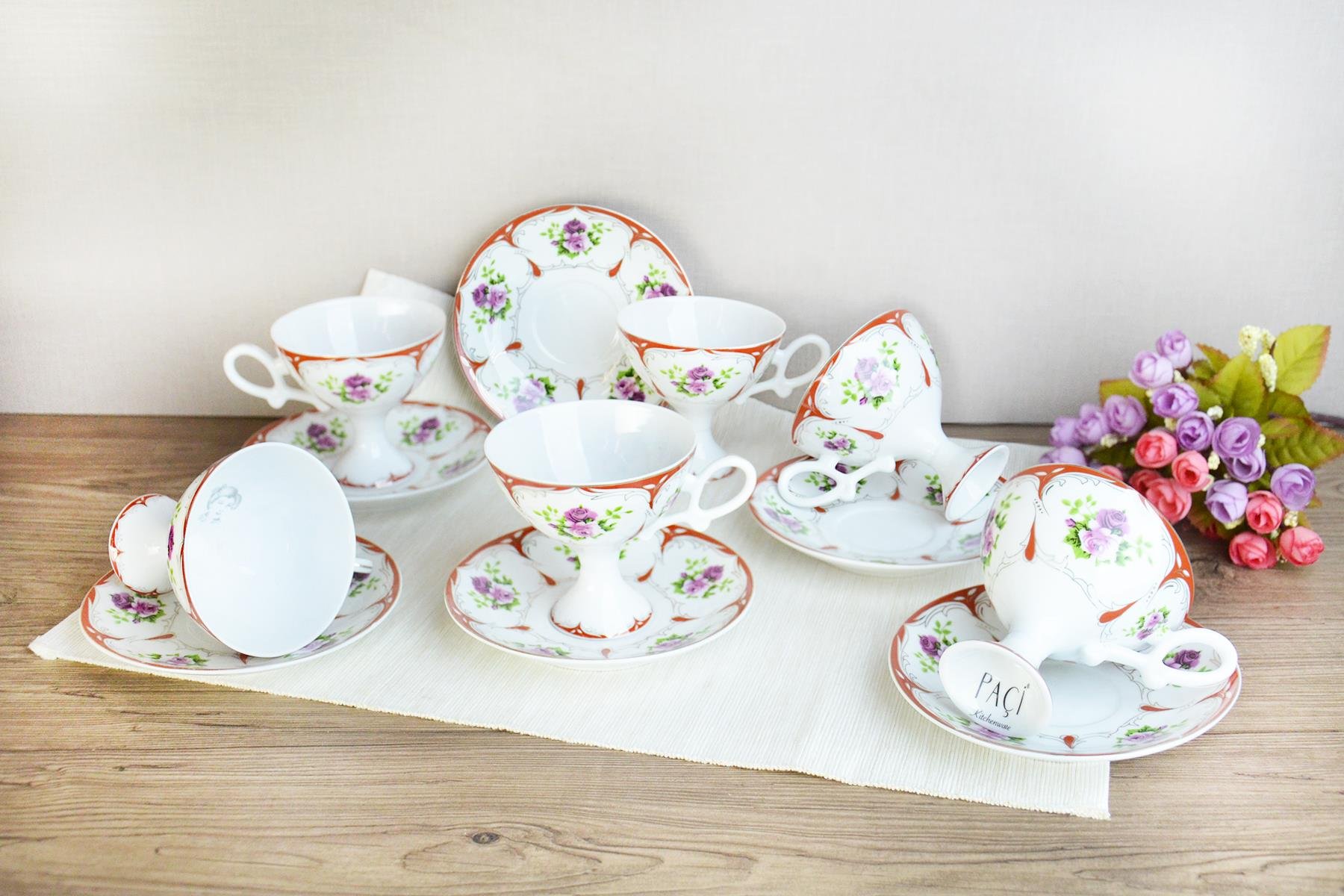 PAÇİ-GEİSHA AYAKLI ÇİÇEKLİ ÇAY FİNCANI