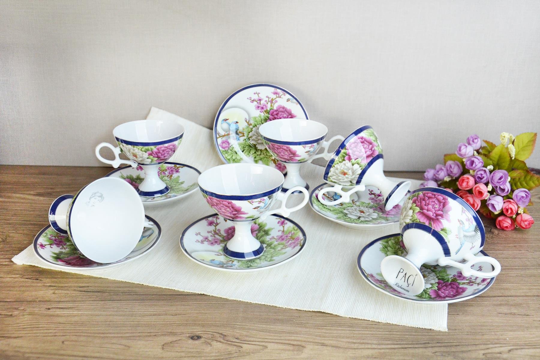 PAÇİ-GEİSHA AYAKLI ÇİÇEKLİ ÇAY FİNCANI